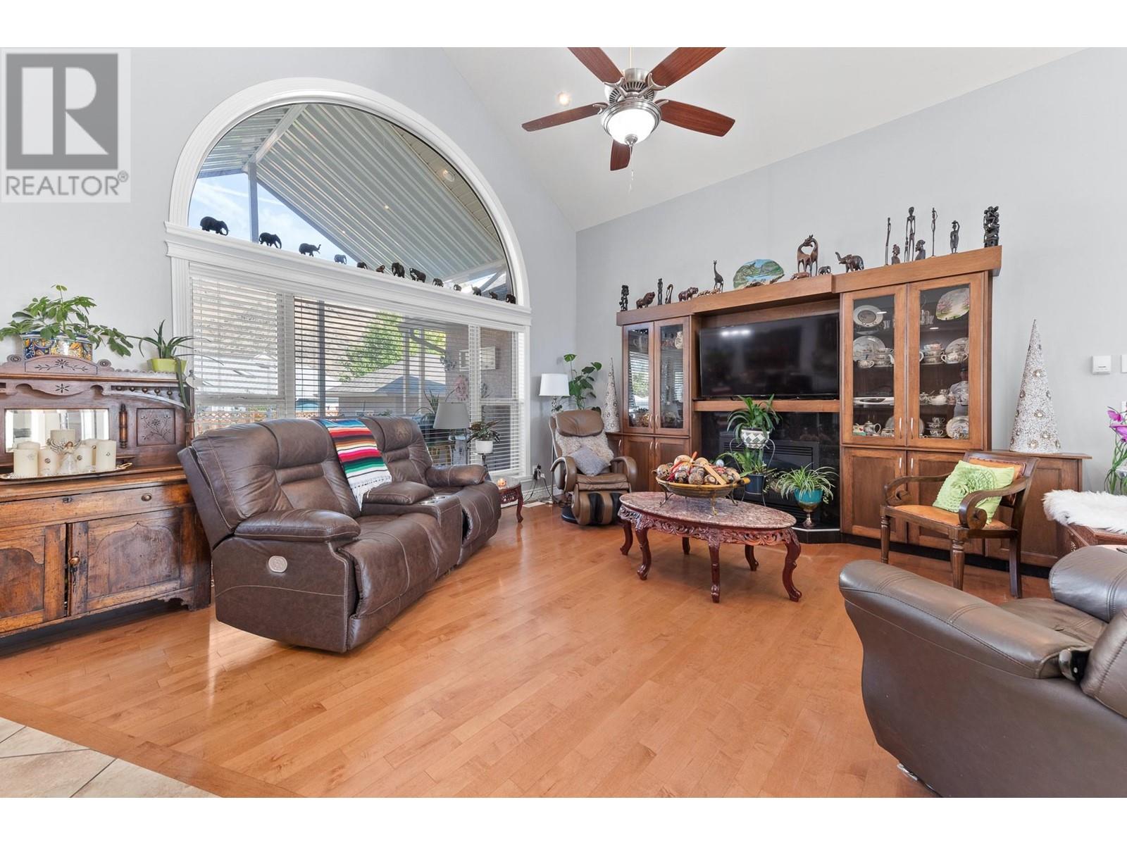Property at 1124 Fairview Road image 4
