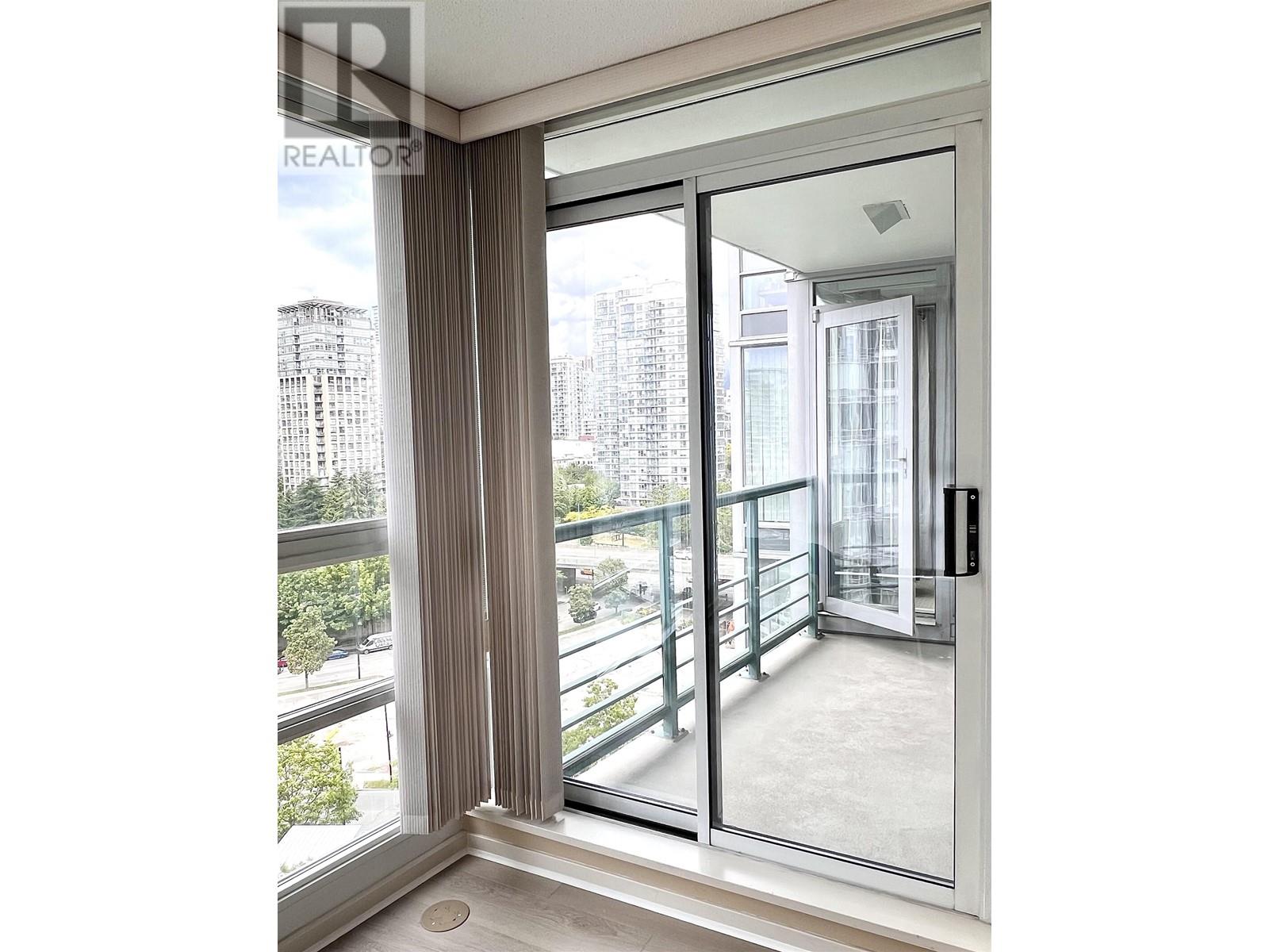 Listing Picture 13 of 17 : 1608 1033 MARINASIDE CRESCENT, Vancouver / 溫哥華 - 魯藝地產 Yvonne Lu Group - MLS Medallion Club Member