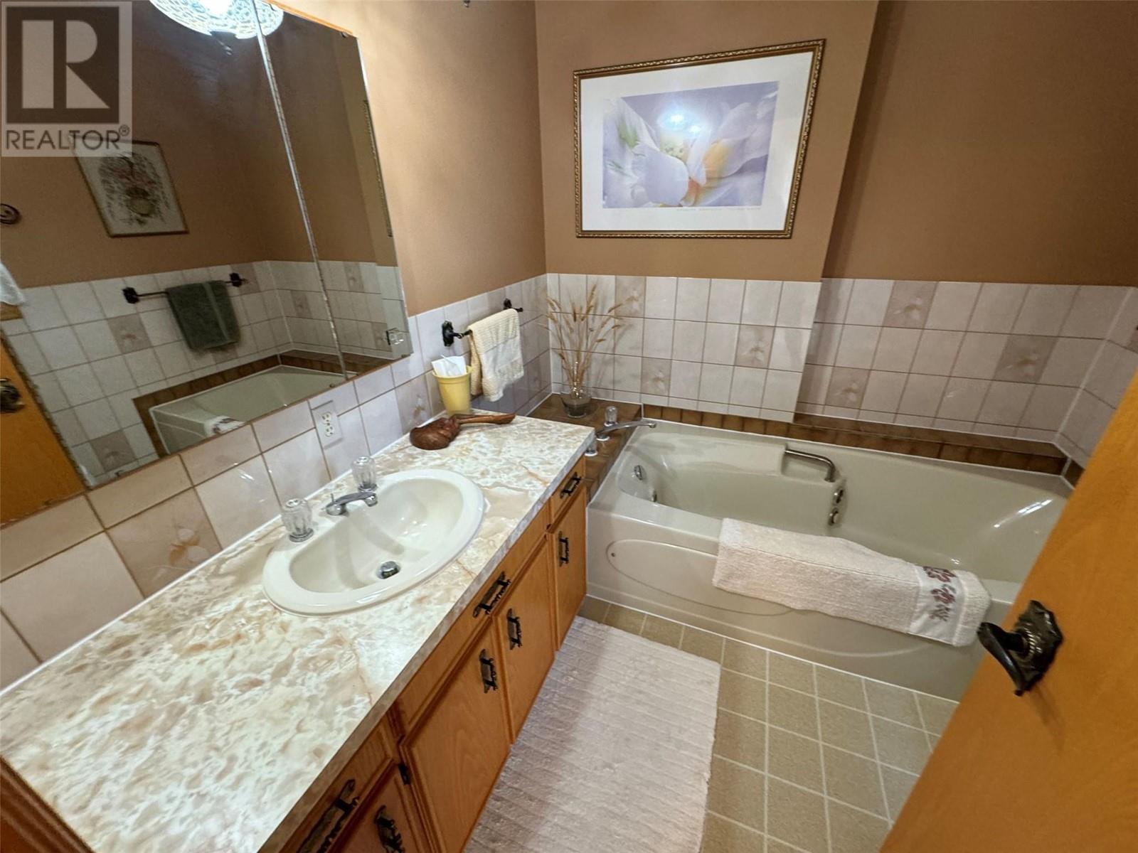 25 Wilson Road, Christina Lake, British Columbia  V0H 1E0 - Photo 16 - 10340782