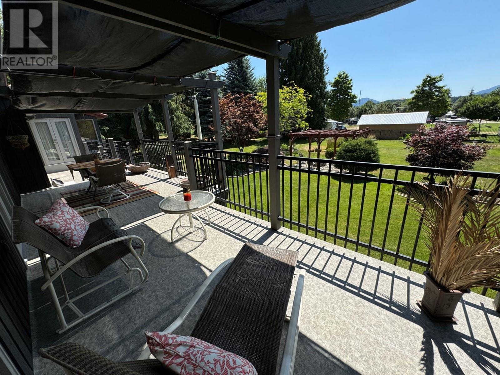 25 Wilson Road, Christina Lake, British Columbia  V0H 1E0 - Photo 42 - 10340782