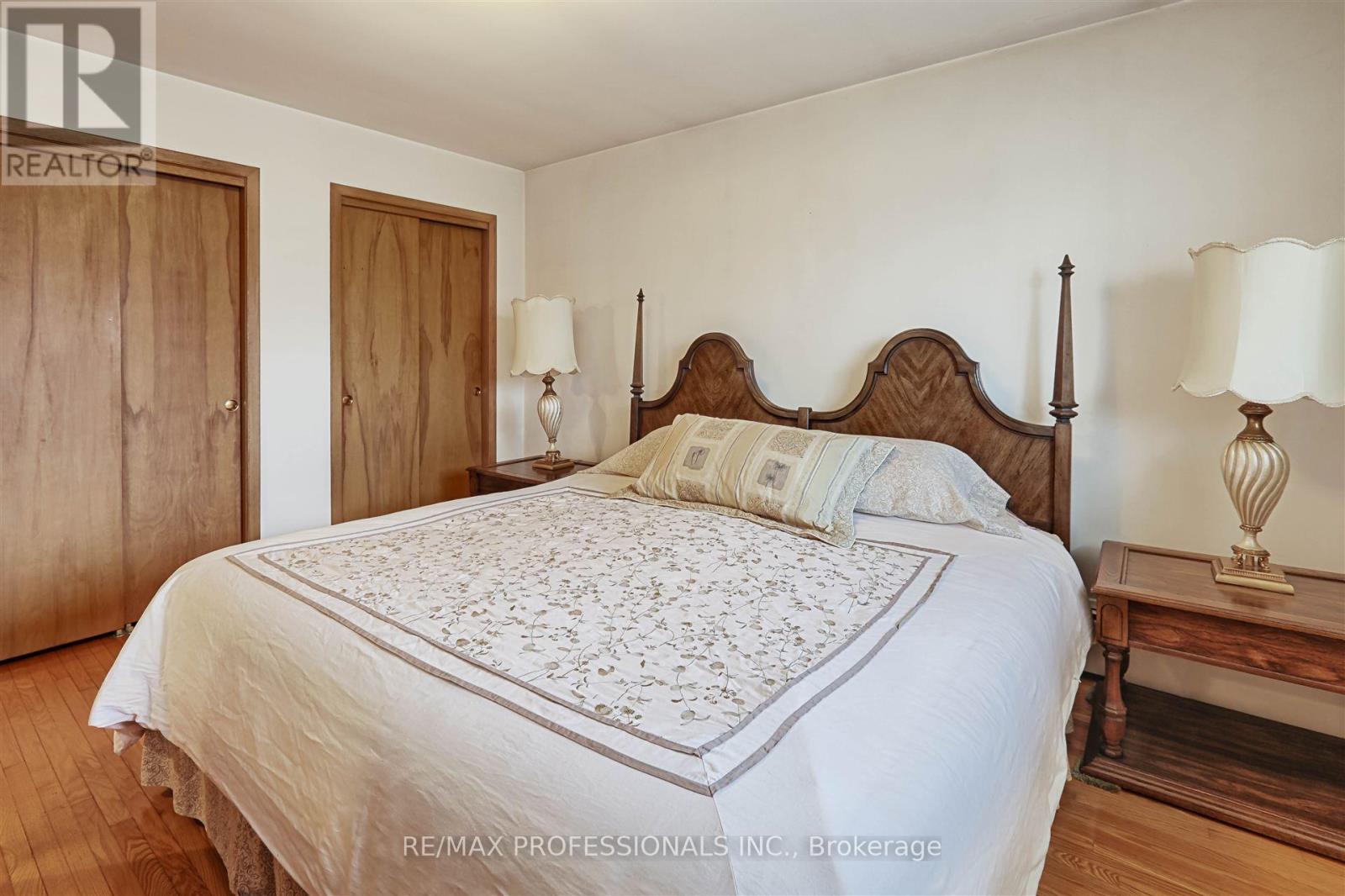 14 Morgan Avenue, Toronto (Stonegate-Queensway), Ontario  M8Y 2Z8 - Photo 13 - W12043989
