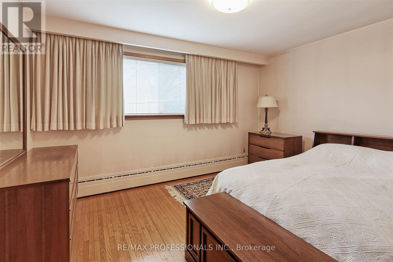 14 Morgan Avenue, Toronto (Stonegate-Queensway), Ontario  M8Y 2Z8 - Photo 17 - W12043989