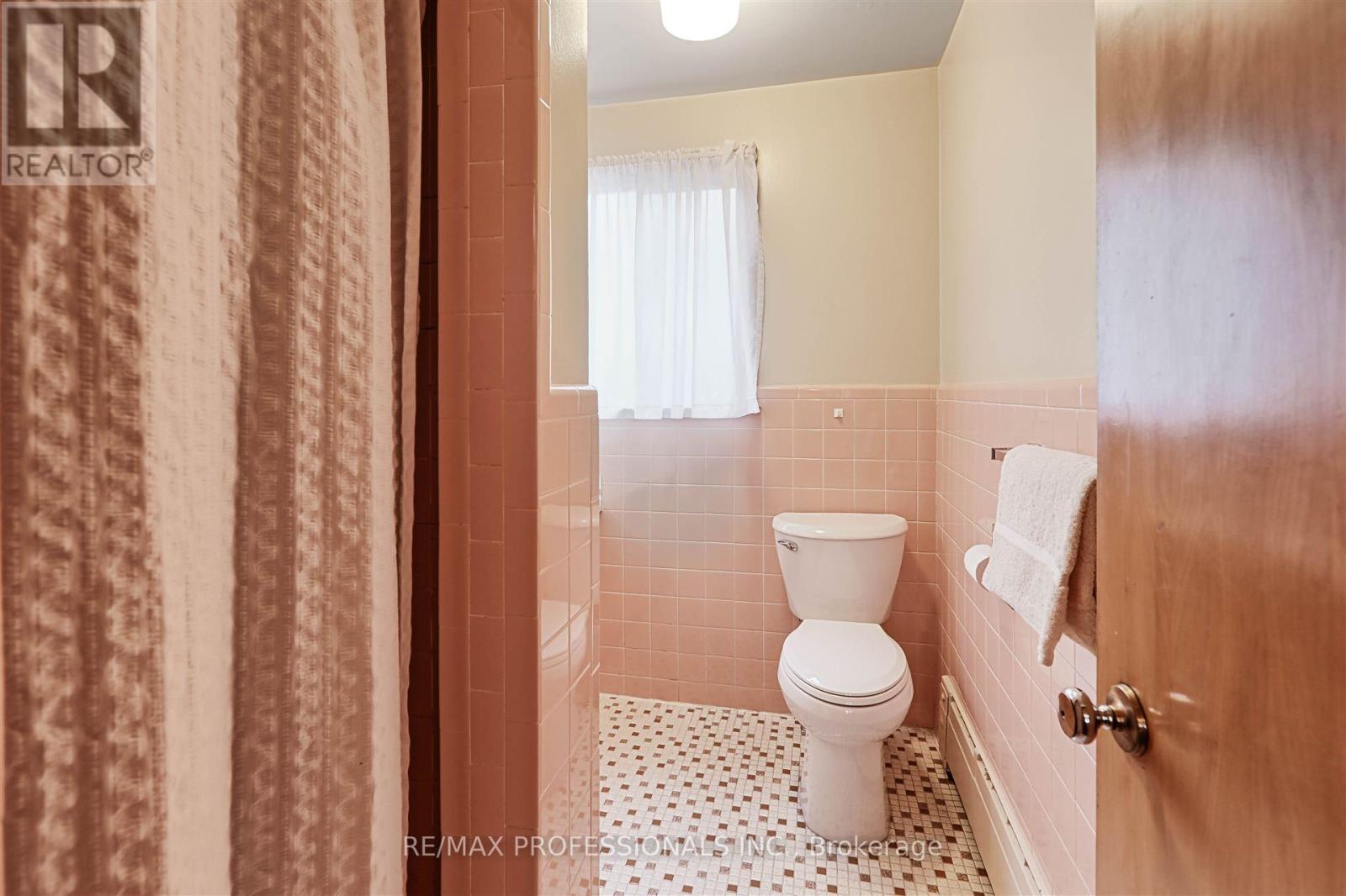 14 Morgan Avenue, Toronto (Stonegate-Queensway), Ontario  M8Y 2Z8 - Photo 19 - W12043989