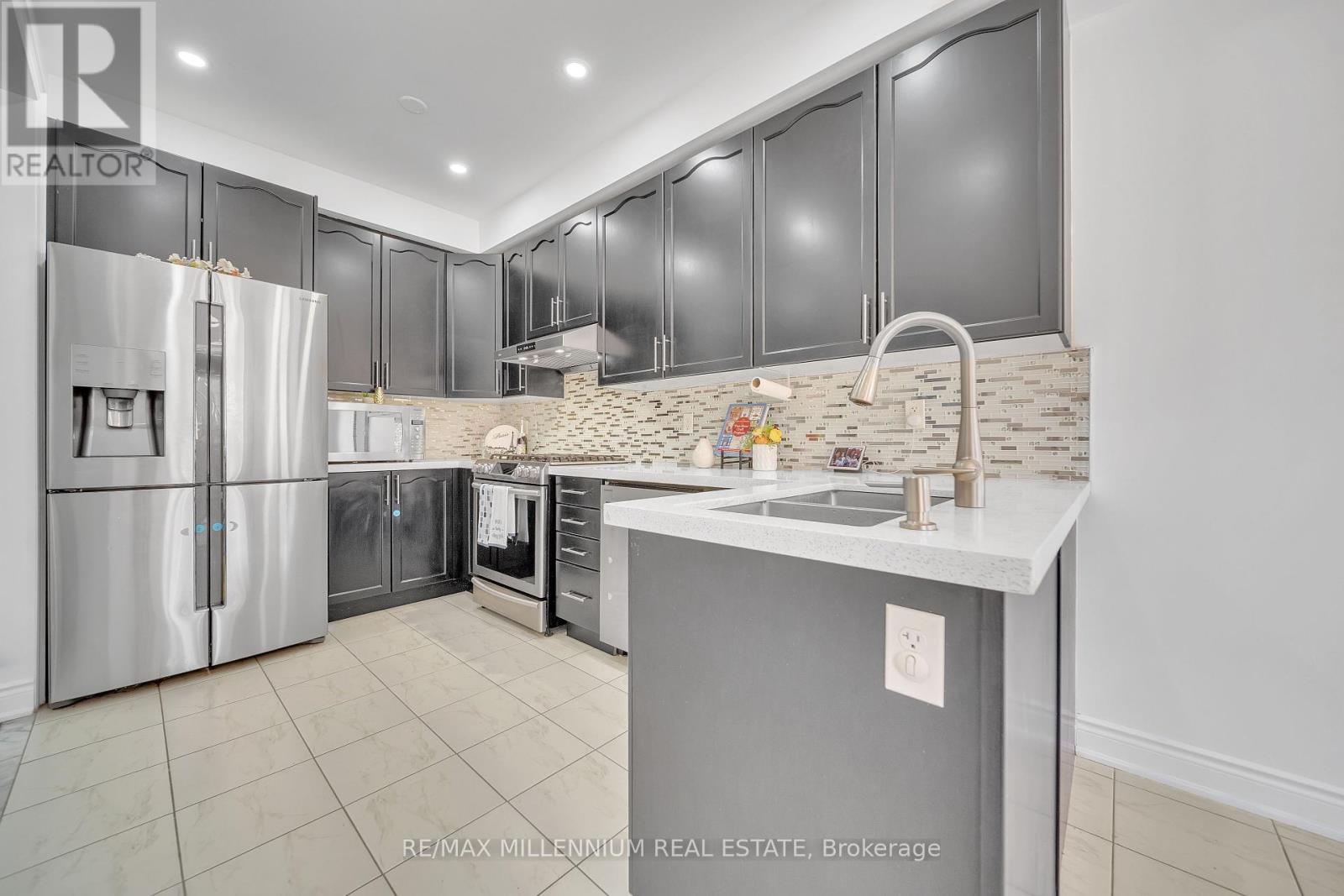 86 Cookview Drive, Brampton, Ontario  L6R 3T6 - Photo 19 - W12044022