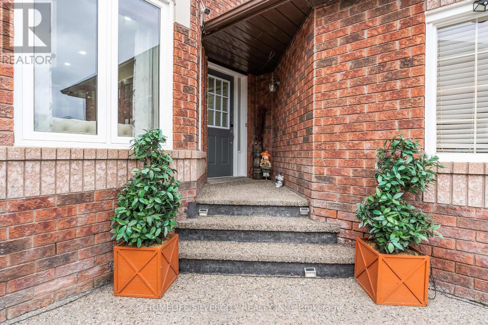 Property at 91 STANDISH STREET image 4