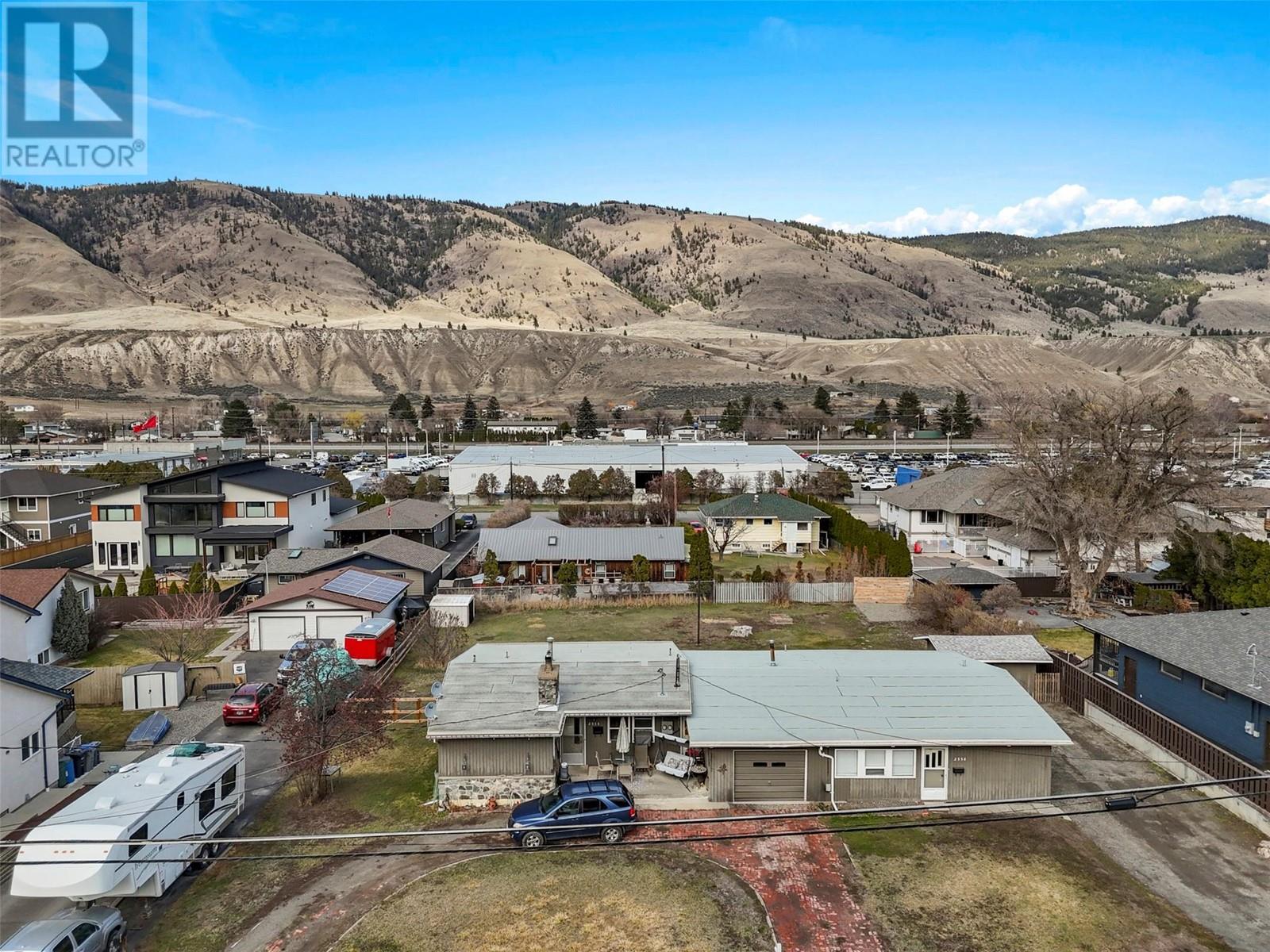 Property at 2556 / 2558 Valleyview Drive image 3