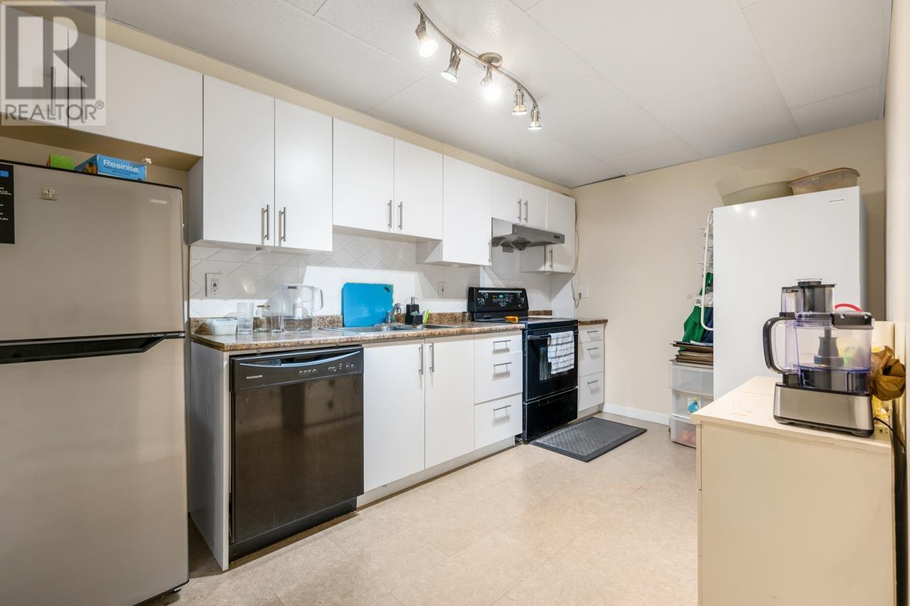2902 Paul Lake Court, Coquitlam, British Columbia  V3C 6A3 - Photo 18 - R2981708