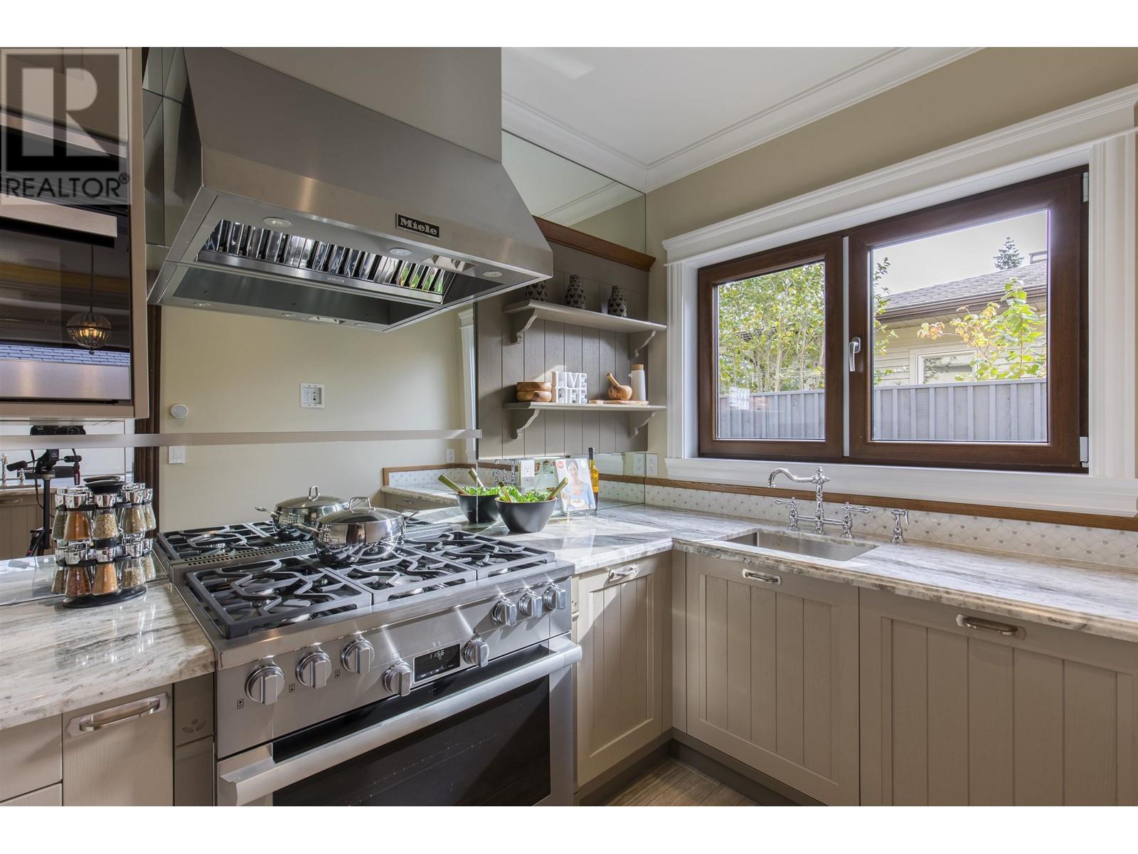 2809 Edgemont Boulevard, North Vancouver, British Columbia  V7R 2N3 - Photo 17 - R2969939