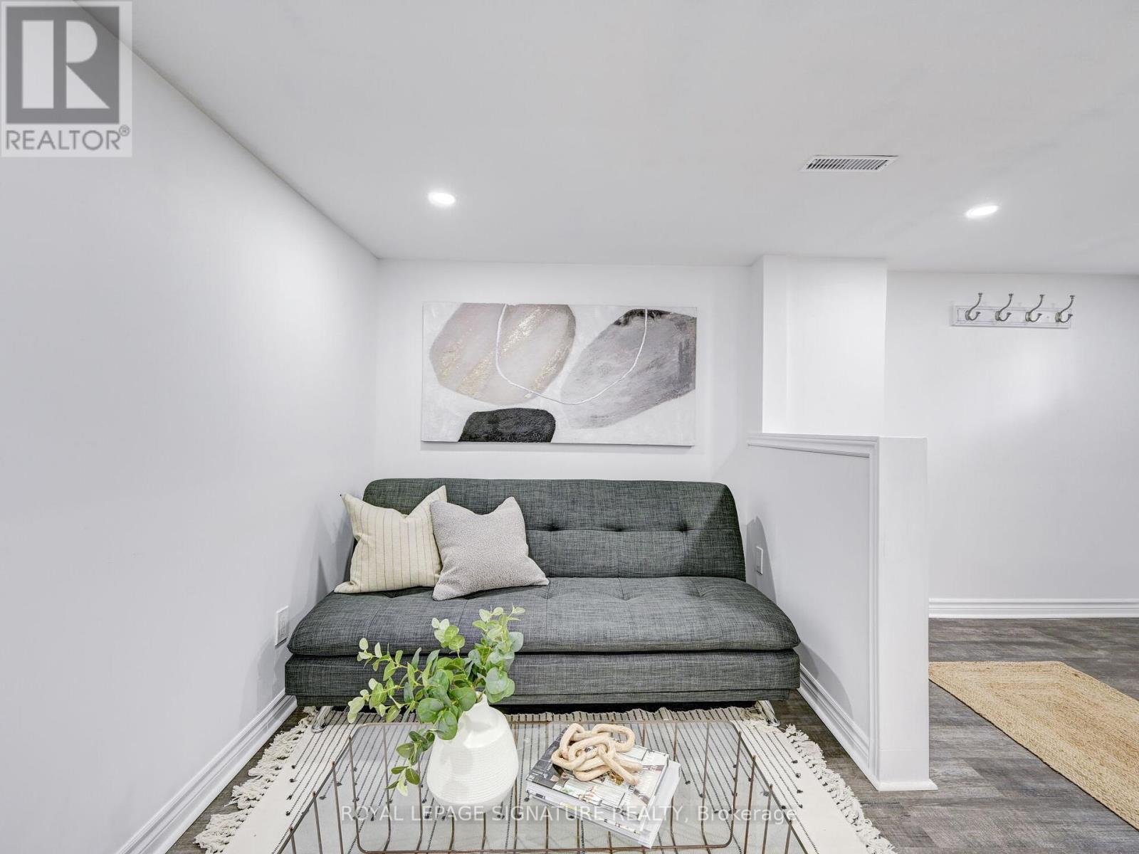 Ll - 1 Worthington Crescent, Toronto (High Park-Swansea), Ontario  M6S 3P4 - Photo 27 - W12044042