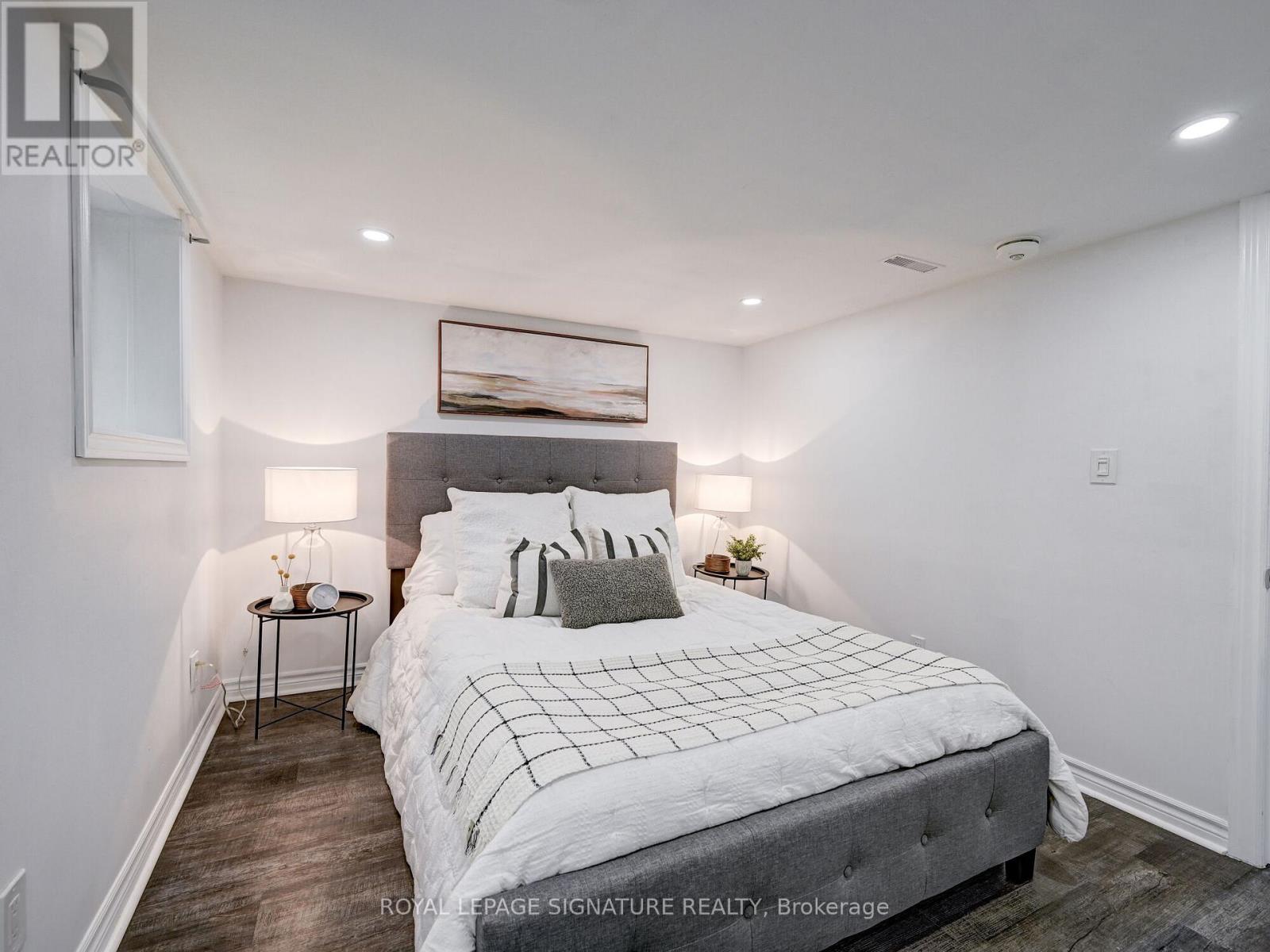Ll - 1 Worthington Crescent, Toronto (High Park-Swansea), Ontario  M6S 3P4 - Photo 8 - W12044042
