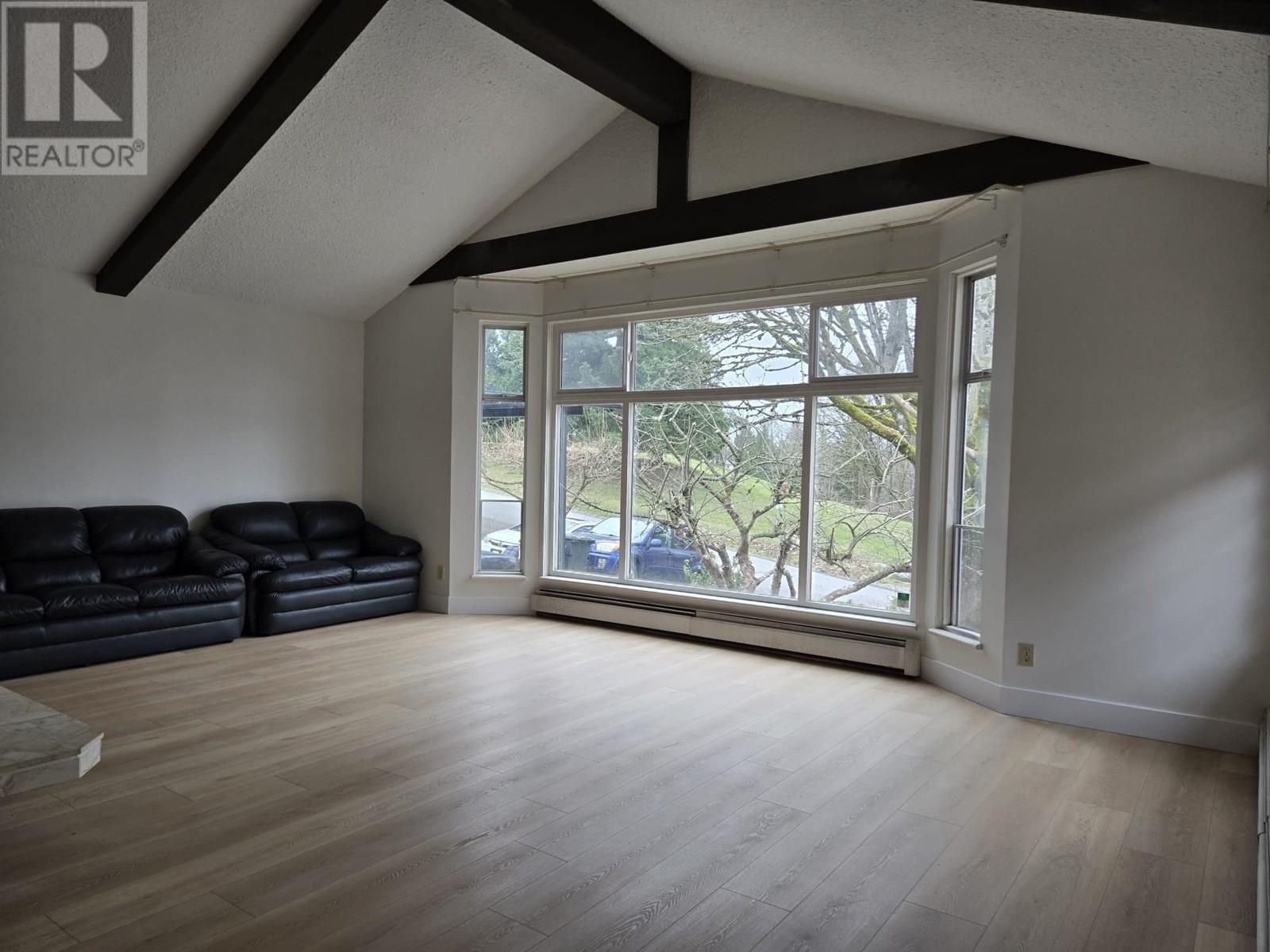 Listing Picture 15 of 15 : 4976 BOND STREET, Burnaby / 本拿比 - 魯藝地產 Yvonne Lu Group - MLS Medallion Club Member