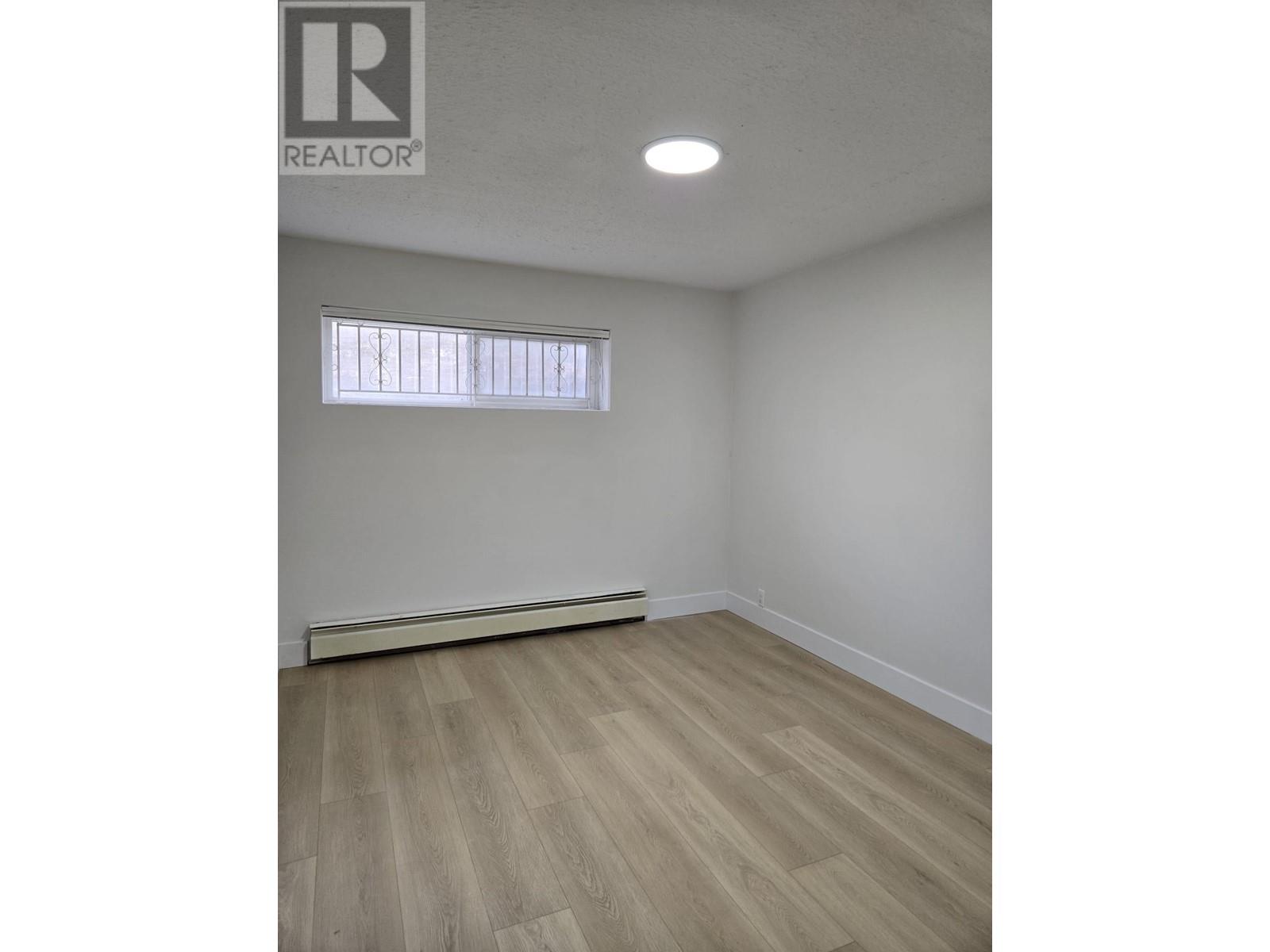 Listing Picture 8 of 15 : 4976 BOND STREET, Burnaby / 本拿比 - 魯藝地產 Yvonne Lu Group - MLS Medallion Club Member