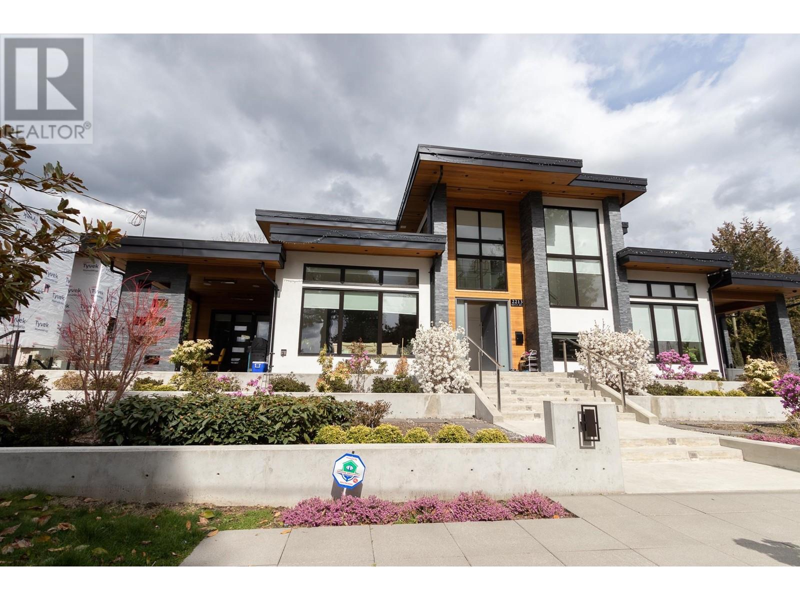 Property at 2213 KINGS AVENUE image 1