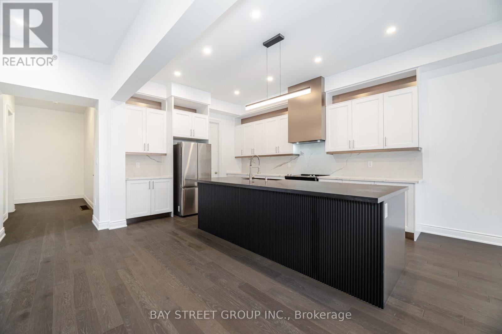 Property at 339 MACTIER DRIVE E image 4