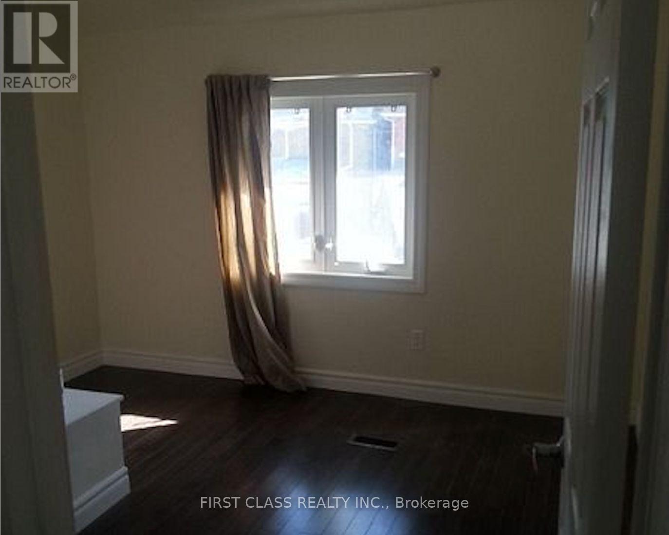 102 Greenwood Avenue, Toronto, Ontario  M4L 2P6 - Photo 11 - E12041523