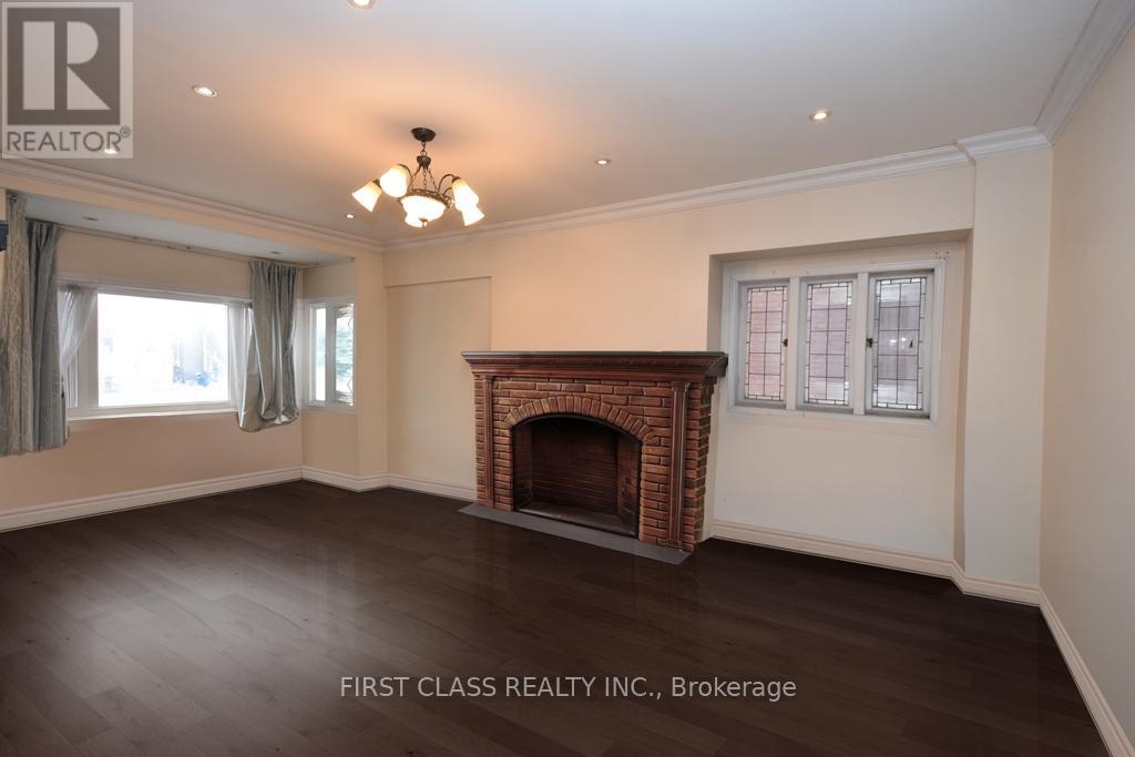 102 Greenwood Avenue, Toronto, Ontario  M4L 2P6 - Photo 6 - E12041523
