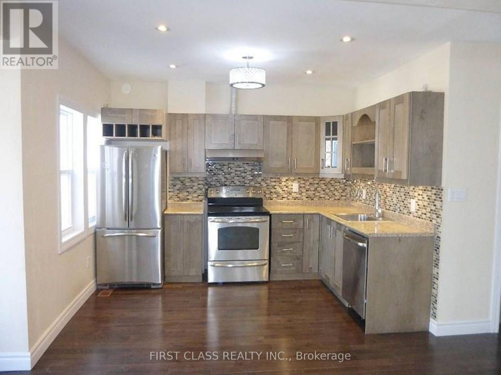 102 Greenwood Avenue, Toronto, Ontario  M4L 2P6 - Photo 8 - E12041523