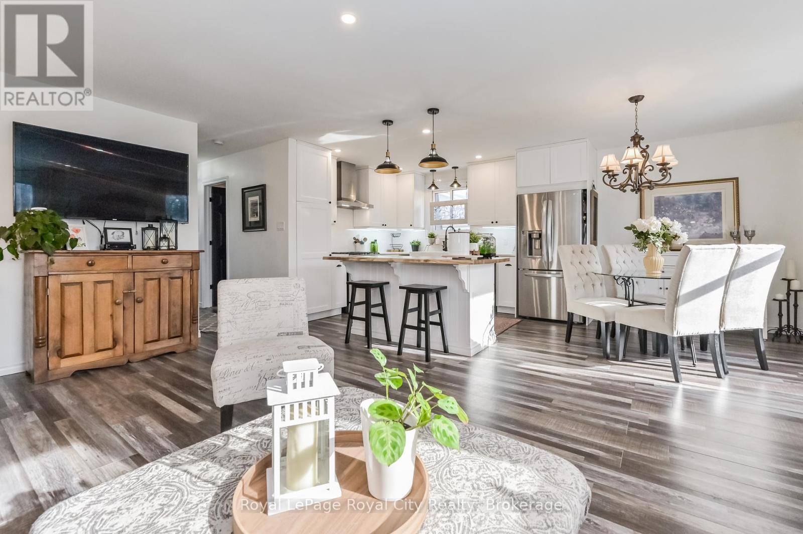 Property at 18 ISLINGTON AVENUE image 1