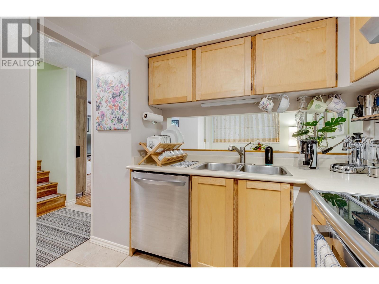103 365 Ginger Drive, New Westminster, British Columbia  V3L 5L5 - Photo 6 - R2982496