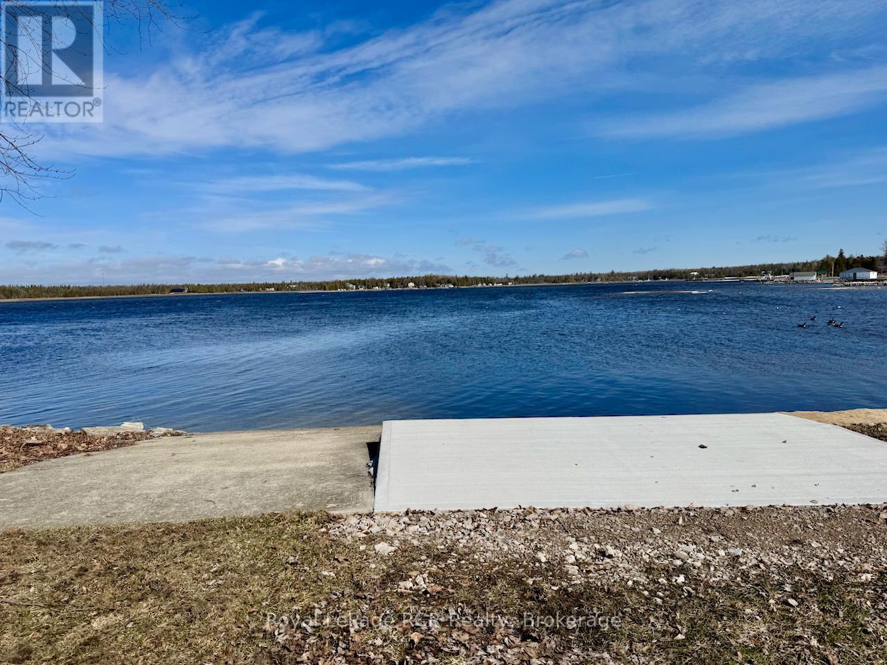 5 Mill Point Road, Northern Bruce Peninsula, Ontario  N0H 1W0 - Photo 41 - X12044177