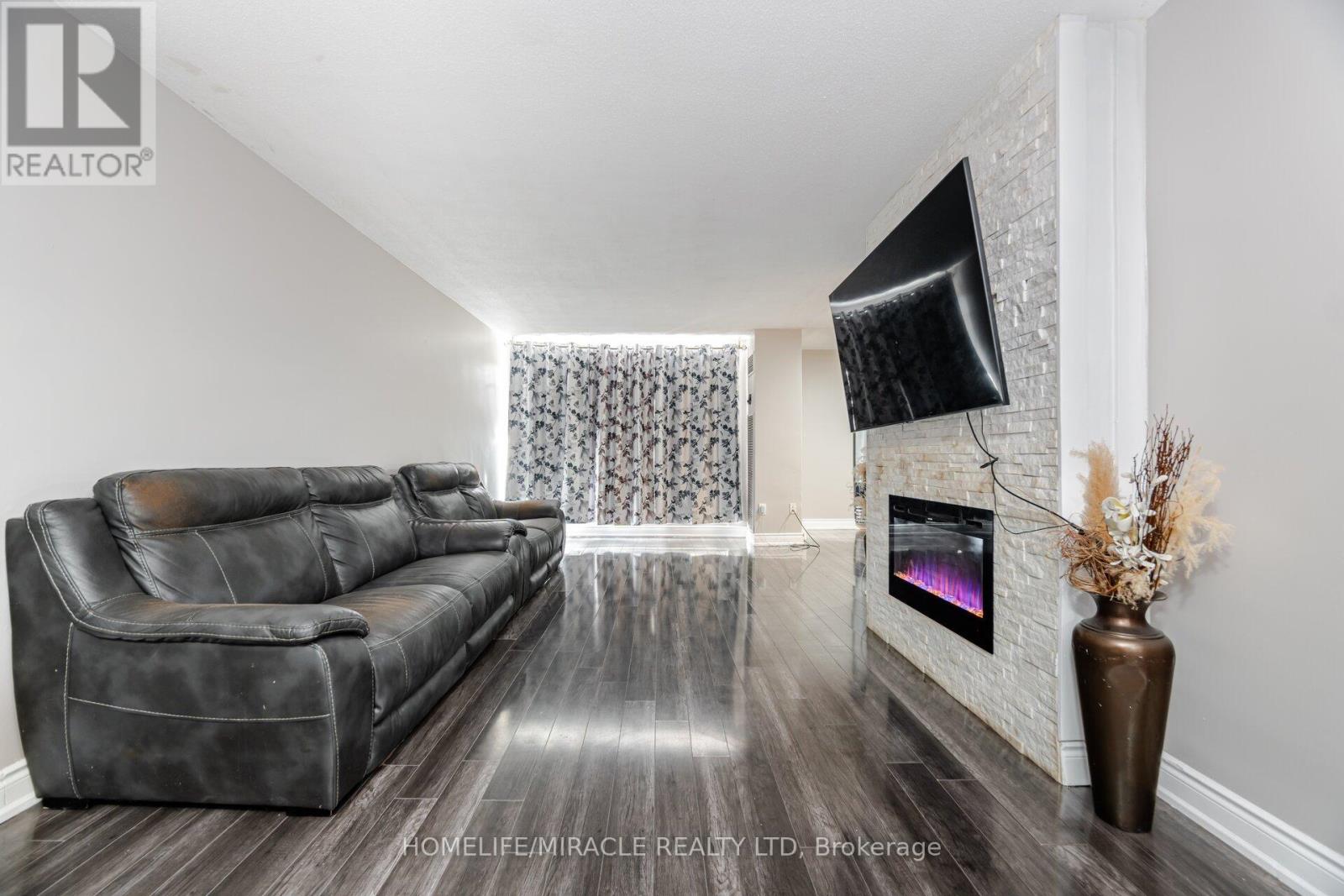 111 - 2 Valhalla Inn Road, Toronto, Ontario  M9B 6C3 - Photo 10 - W12009923