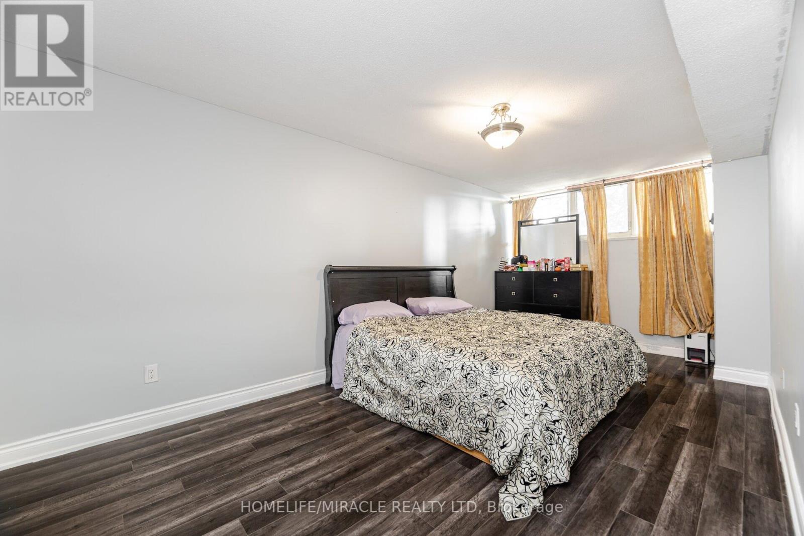 111 - 2 Valhalla Inn Road, Toronto, Ontario  M9B 6C3 - Photo 20 - W12009923