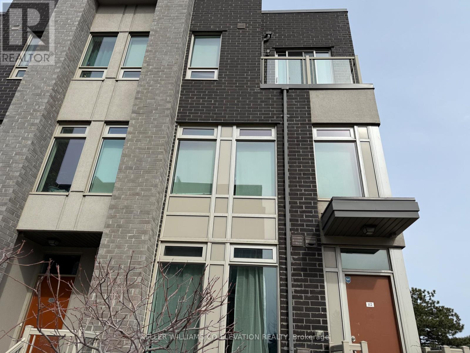 112 - 11 APPLEWOOD LANE, Toronto, Ontario