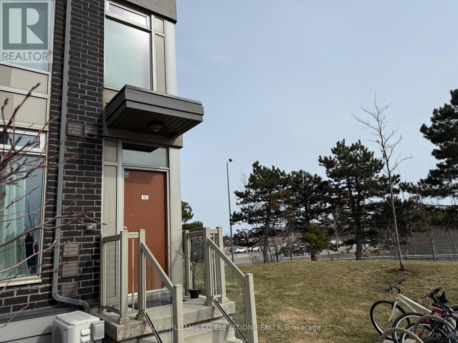 112 - 11 Applewood Lane, Toronto, Ontario  M9C 2Z7 - Photo 3 - W12044183
