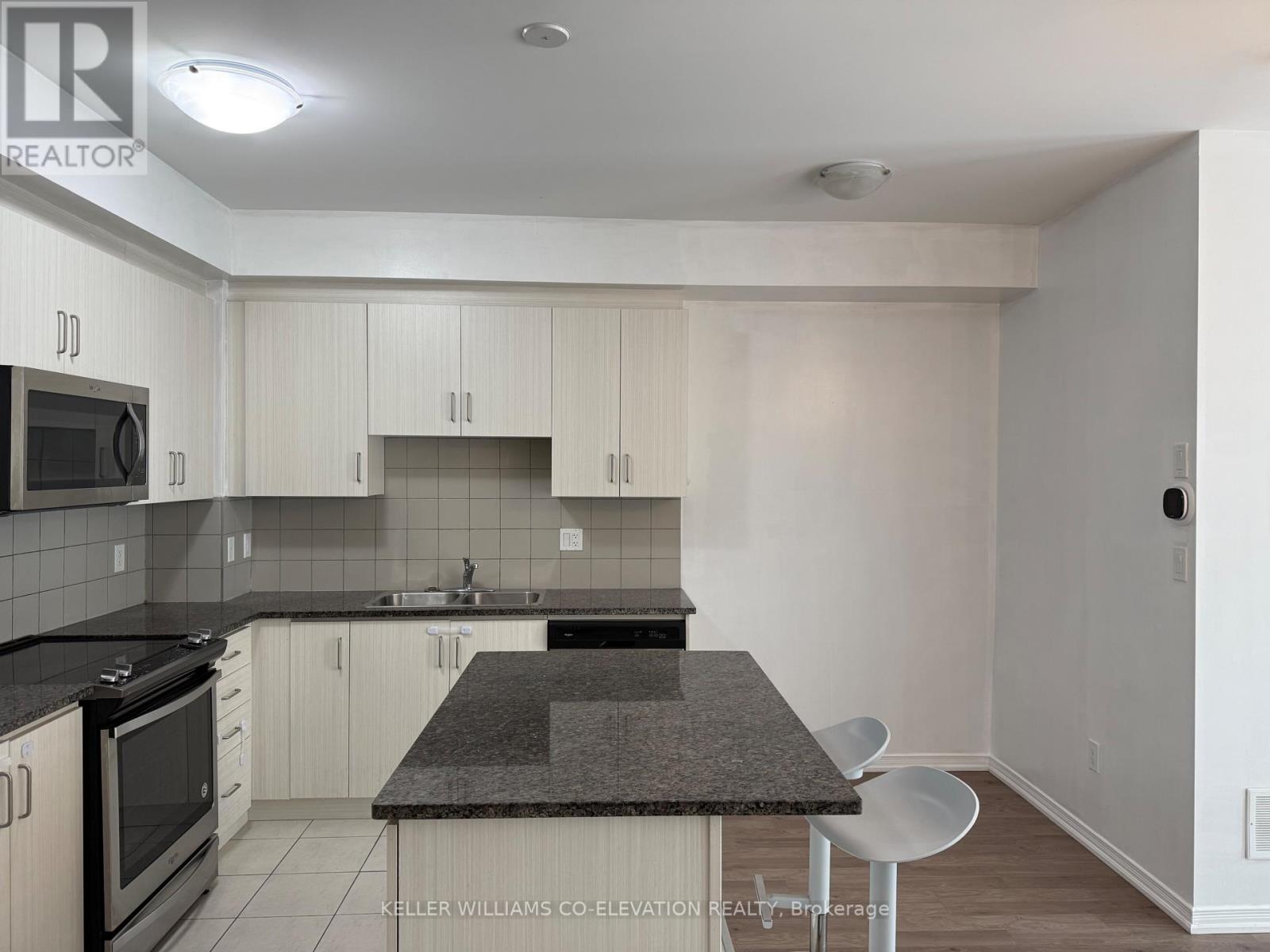 112 - 11 Applewood Lane, Toronto, Ontario  M9C 2Z7 - Photo 7 - W12044183