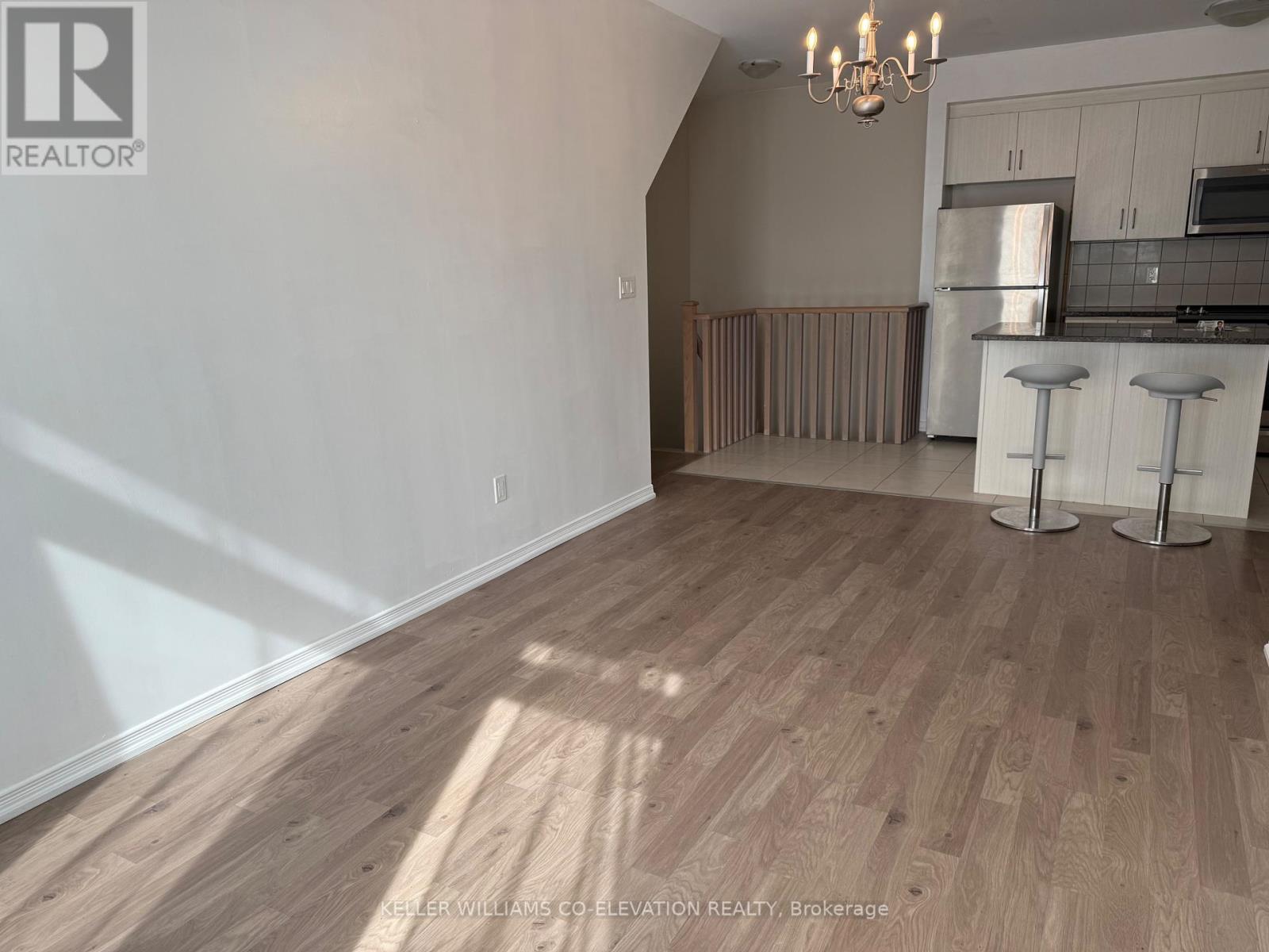112 - 11 Applewood Lane, Toronto, Ontario  M9C 2Z7 - Photo 9 - W12044183