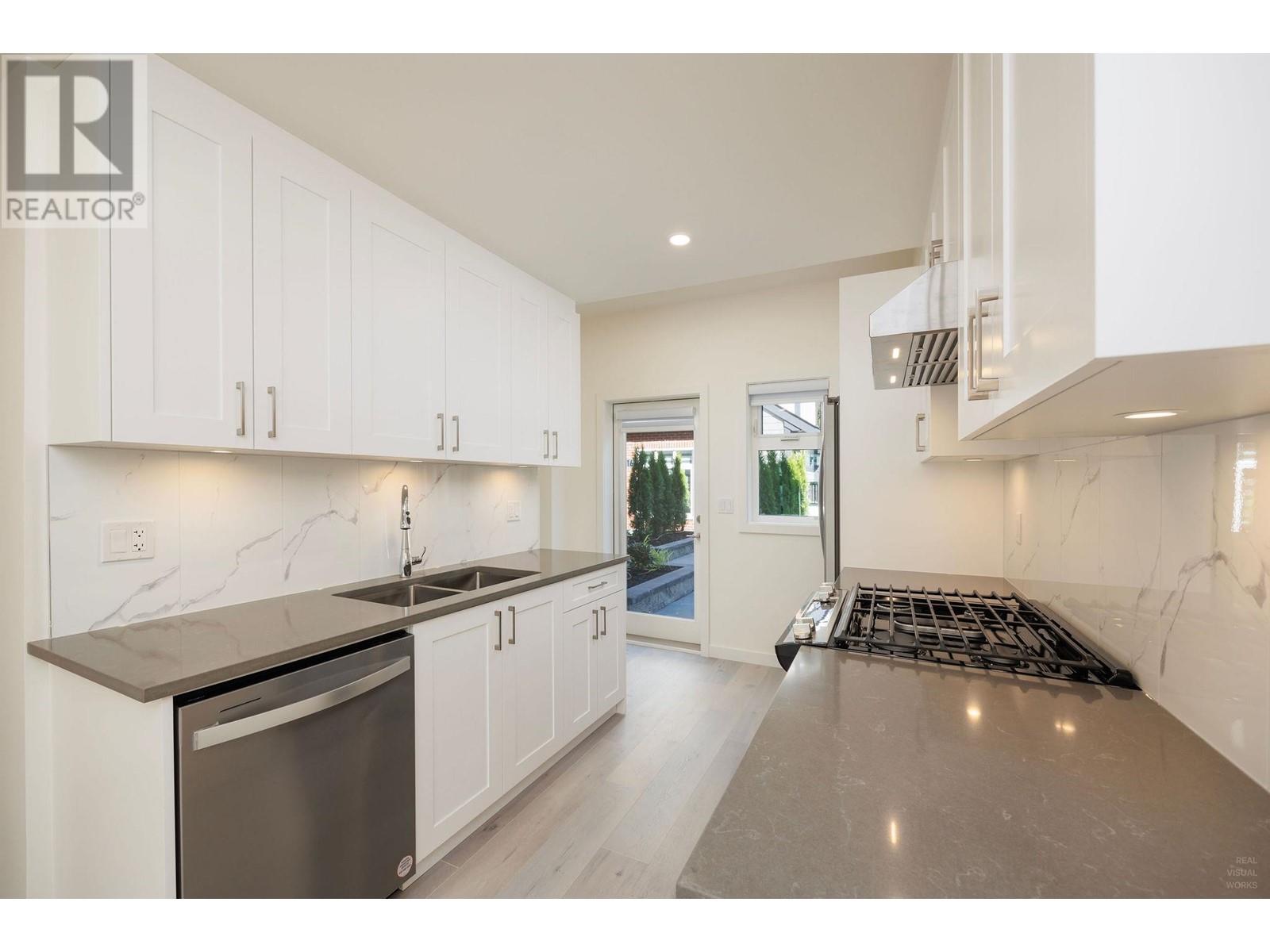 Listing Picture 6 of 24 : 8 6929 BALMORAL STREET, Burnaby / 本拿比 - 魯藝地產 Yvonne Lu Group - MLS Medallion Club Member