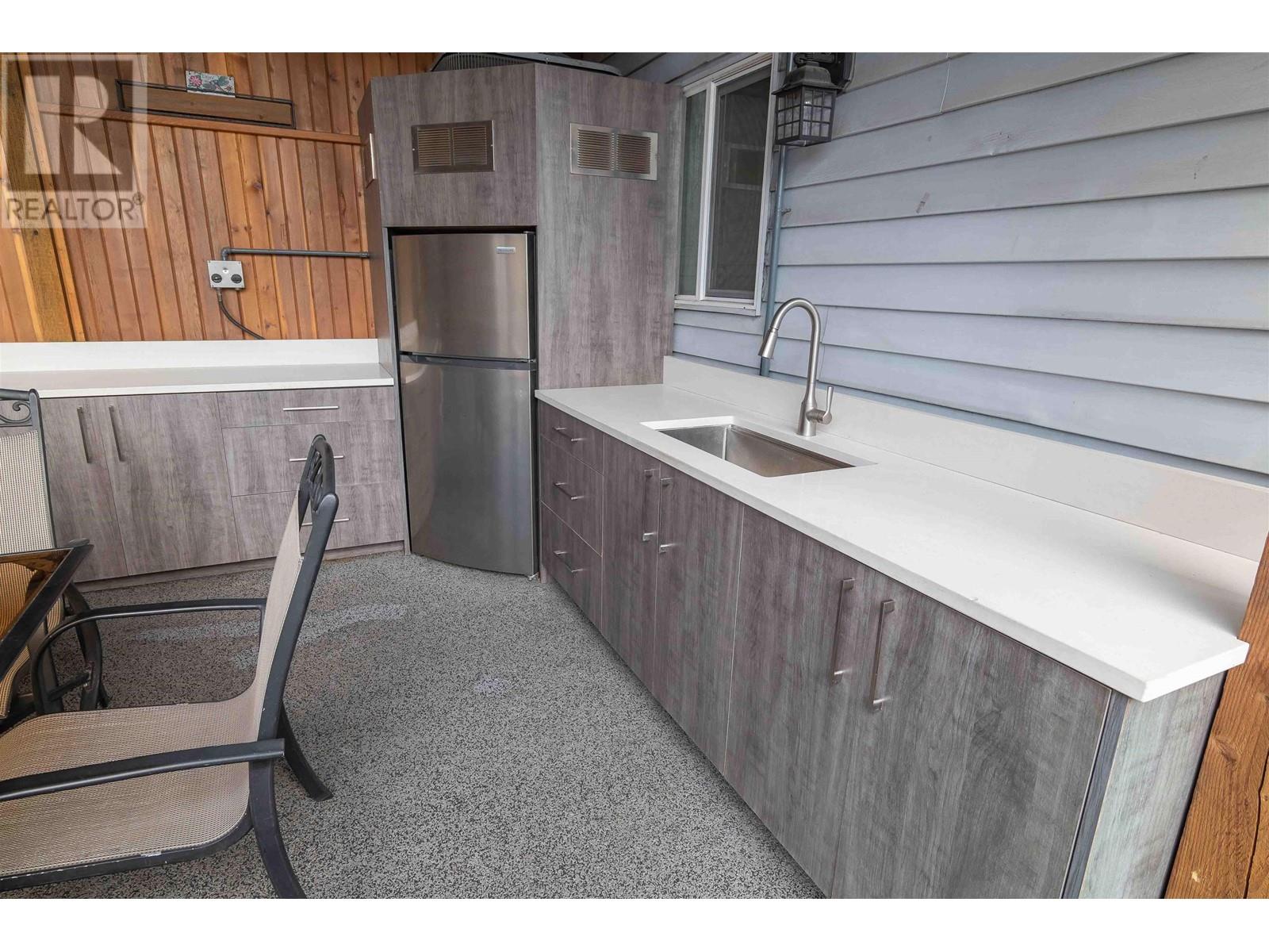 320 Nelson Street, Coquitlam, British Columbia  V3K 4N3 - Photo 11 - R2980194