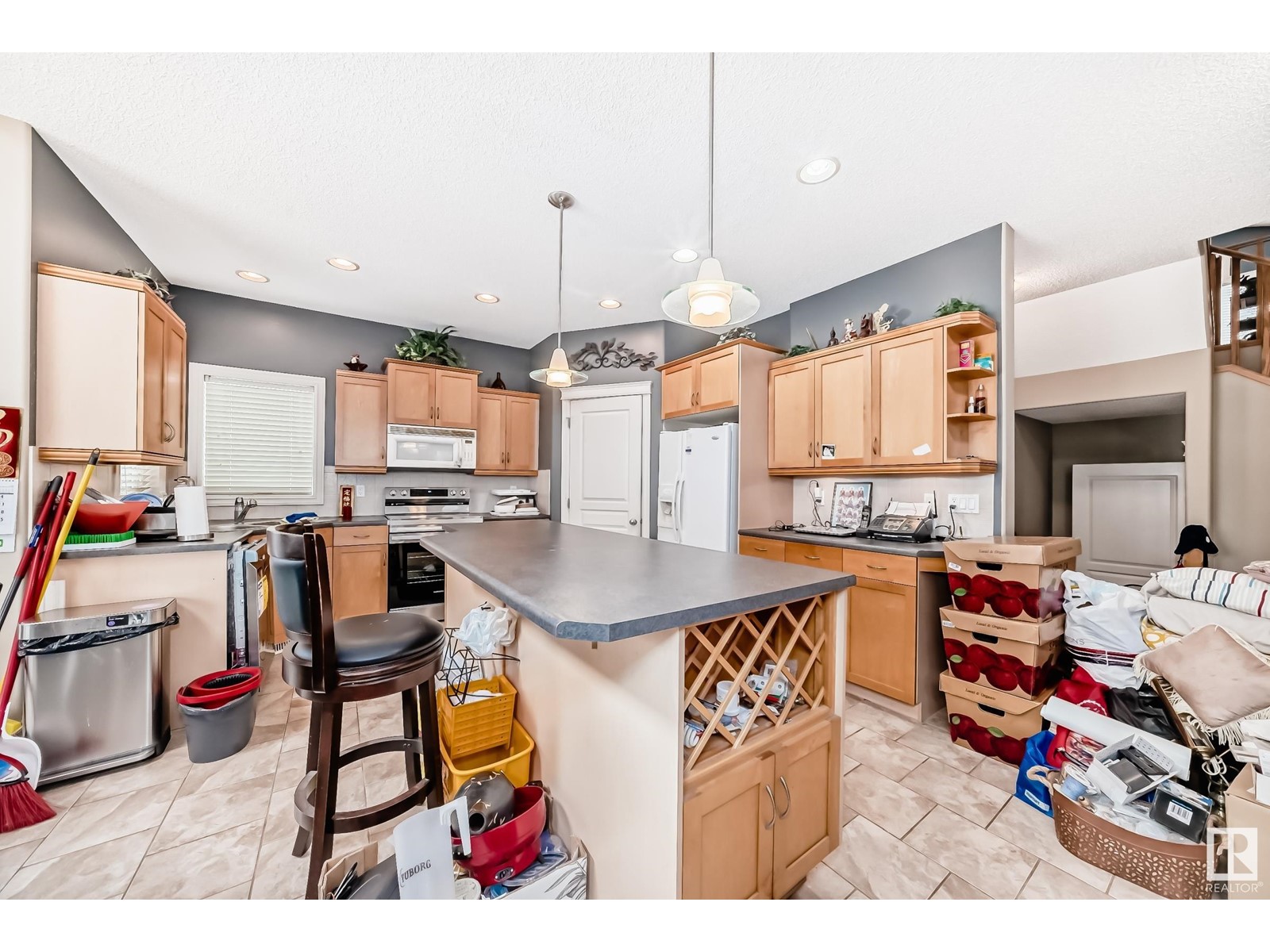Property at 1129 SUMMERSIDE DR SW image 4