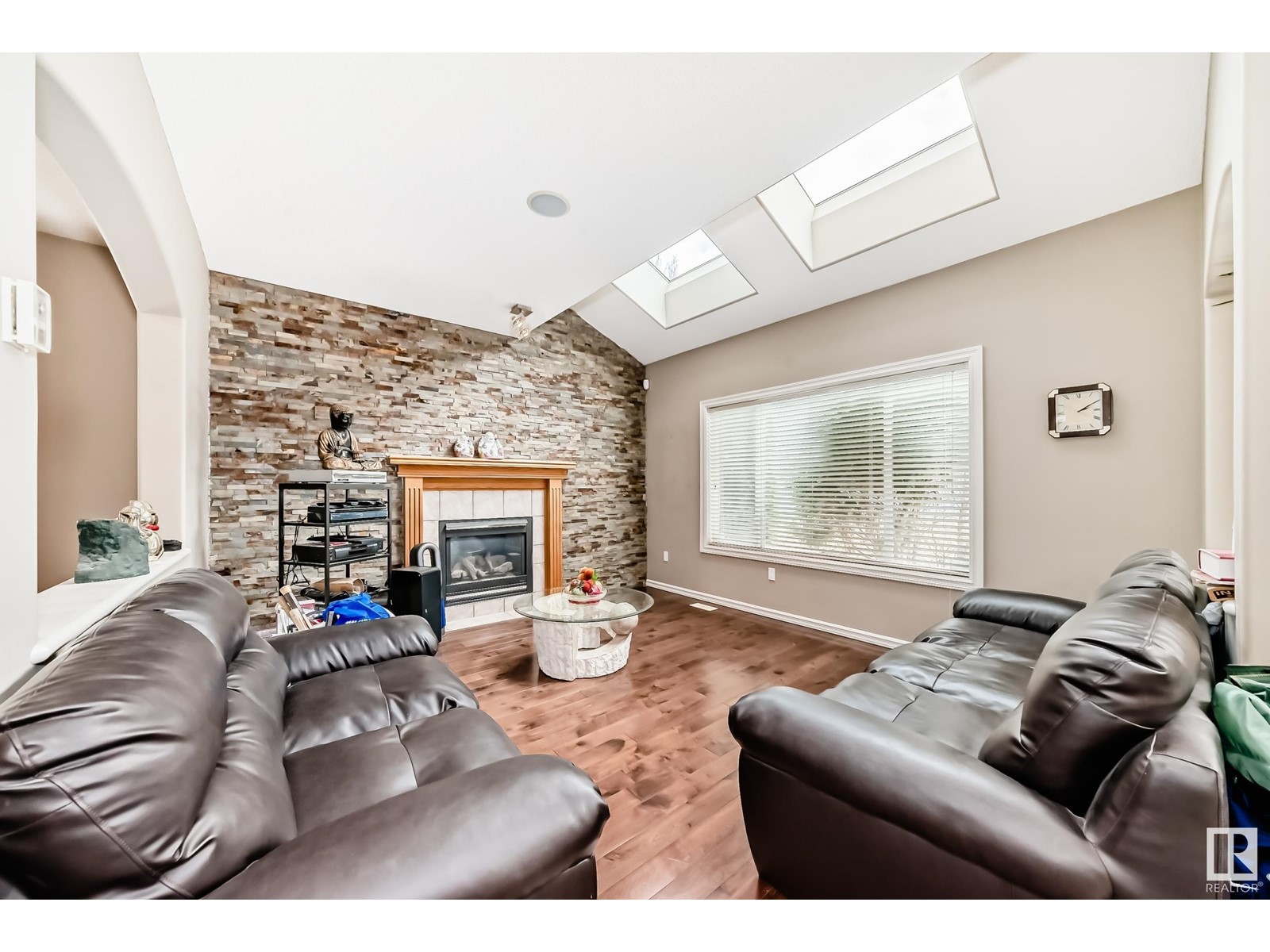 Property at 1129 SUMMERSIDE DR SW image 1
