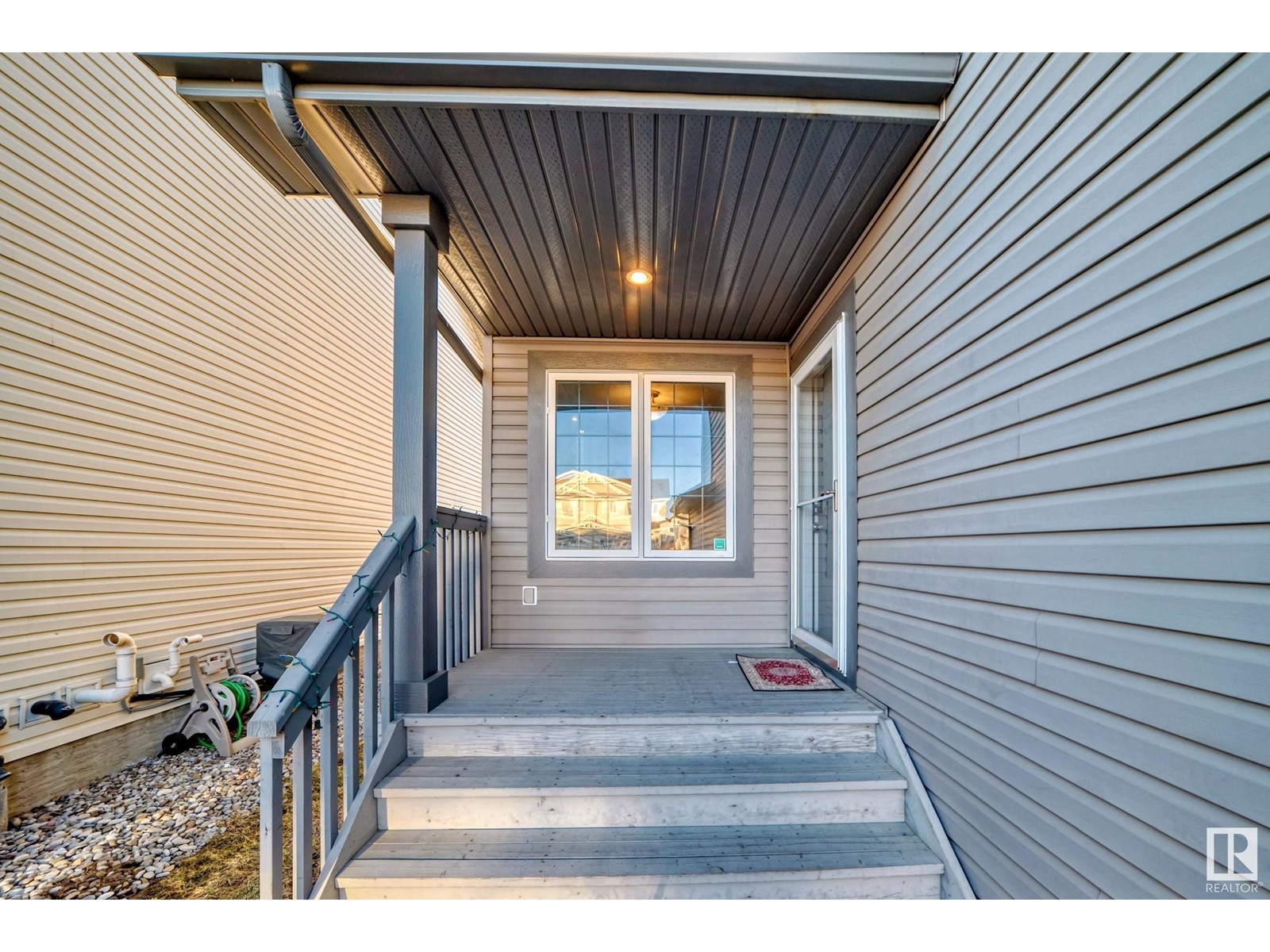 Property at 17128 126 ST NW image 2