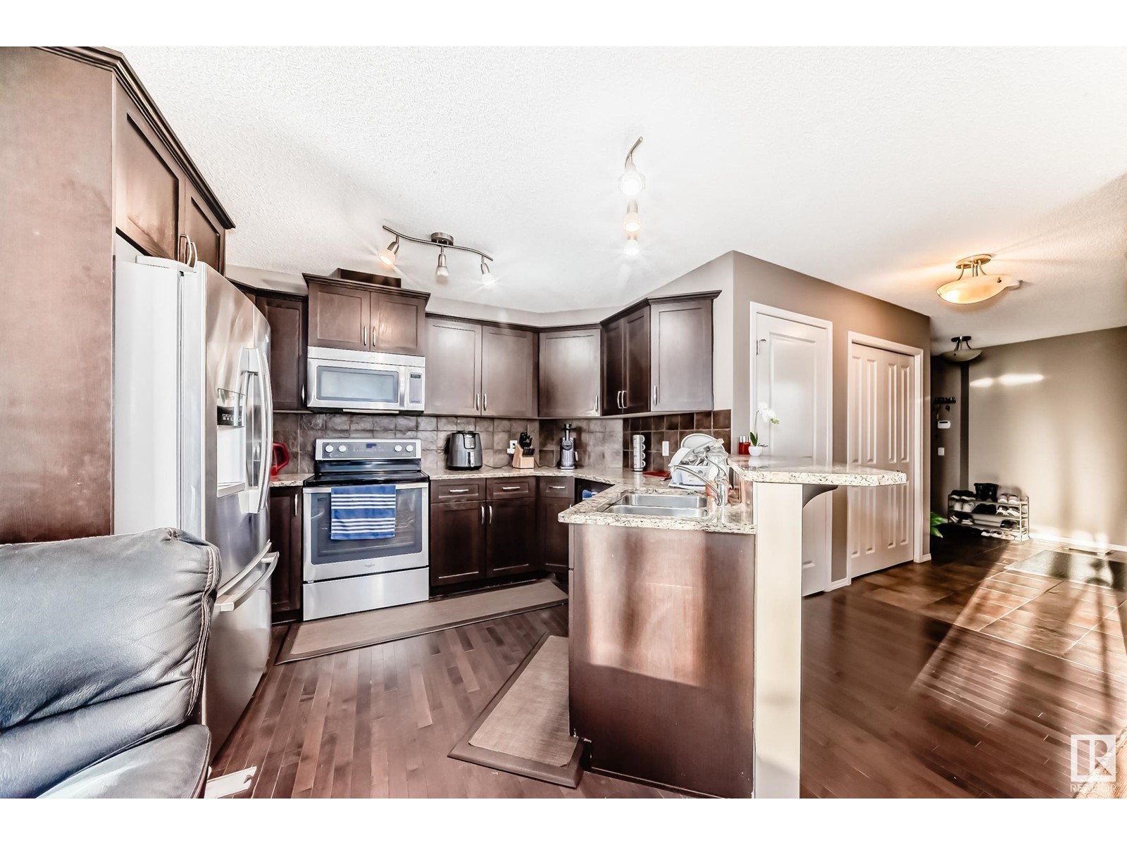 Property at 17128 126 ST NW image 3