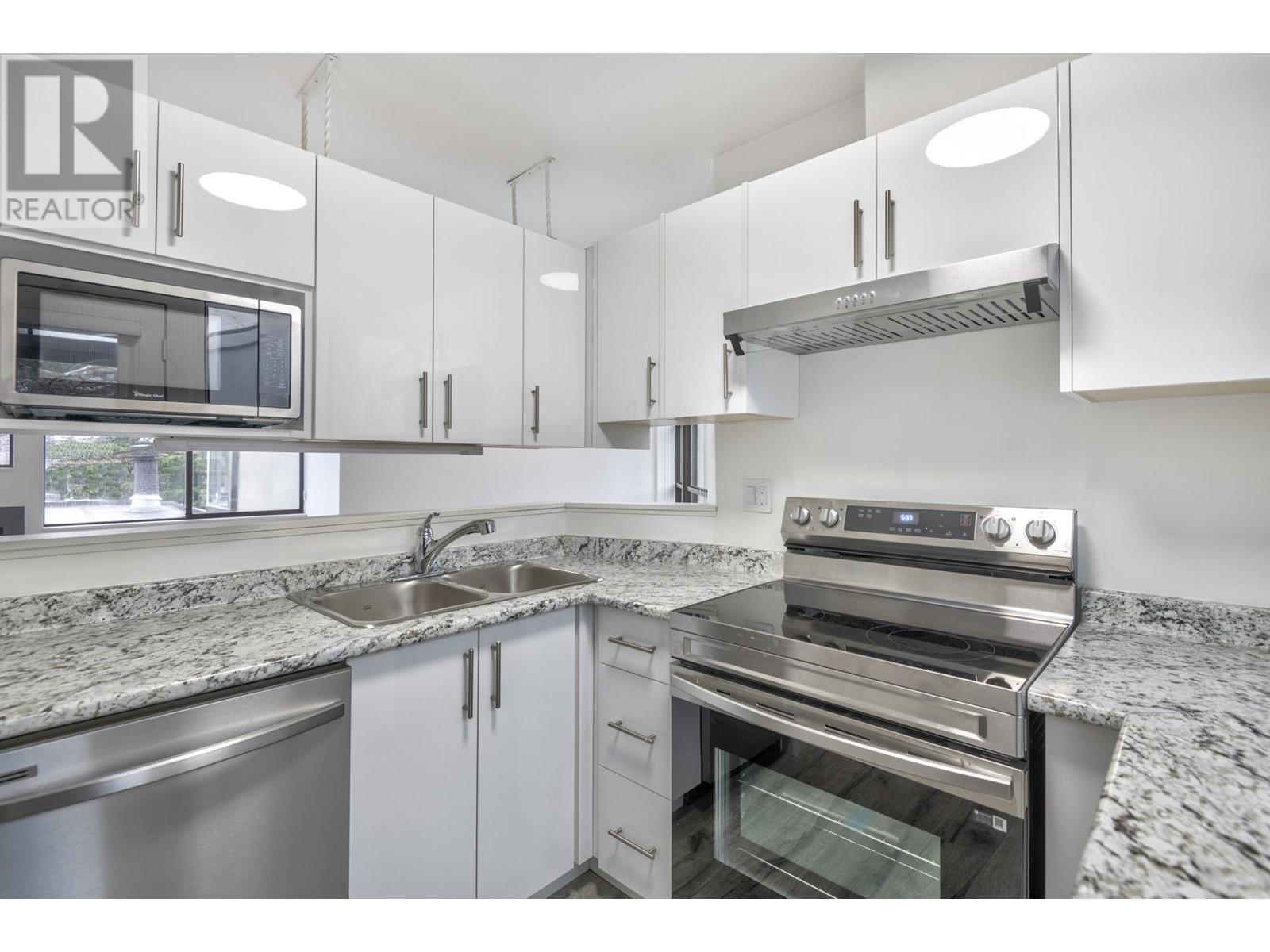Listing Picture 7 of 19 : 118 811 W 7TH AVENUE, Vancouver / 溫哥華 - 魯藝地產 Yvonne Lu Group - MLS Medallion Club Member