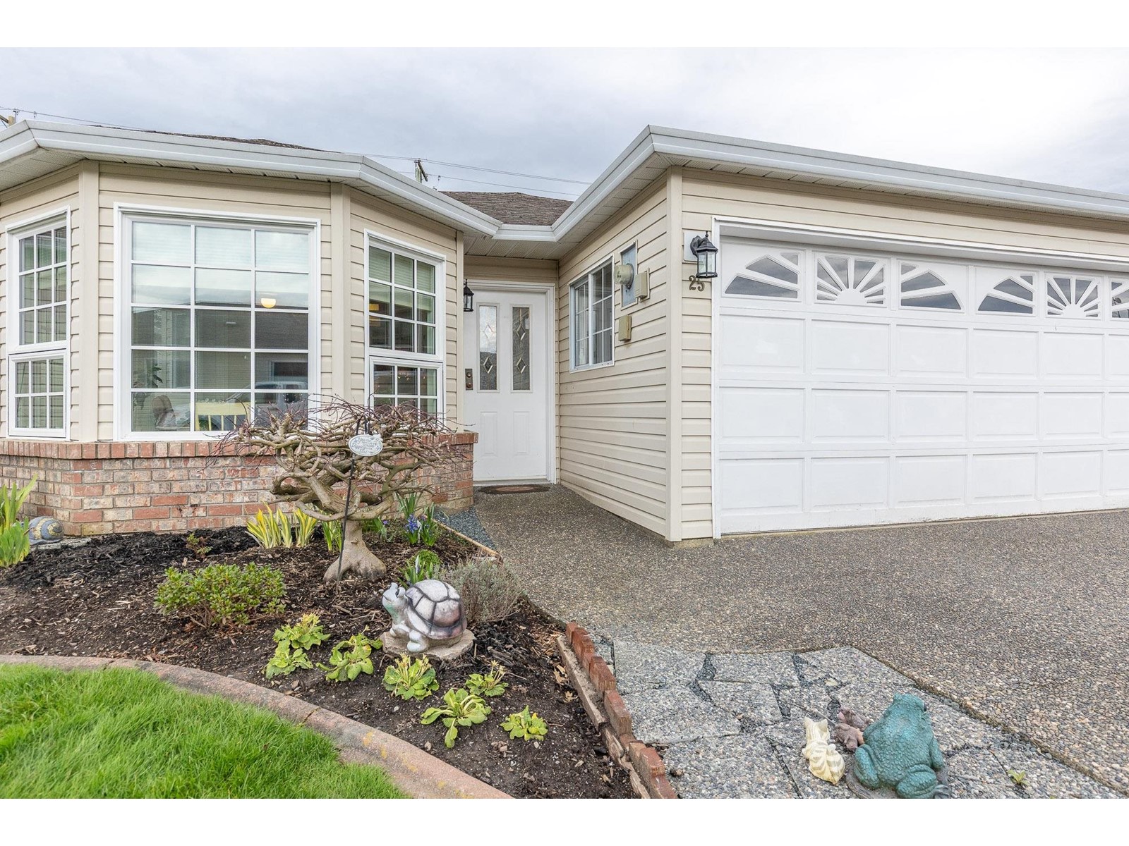 Property at 25 8500 YOUNG ROAD image 1