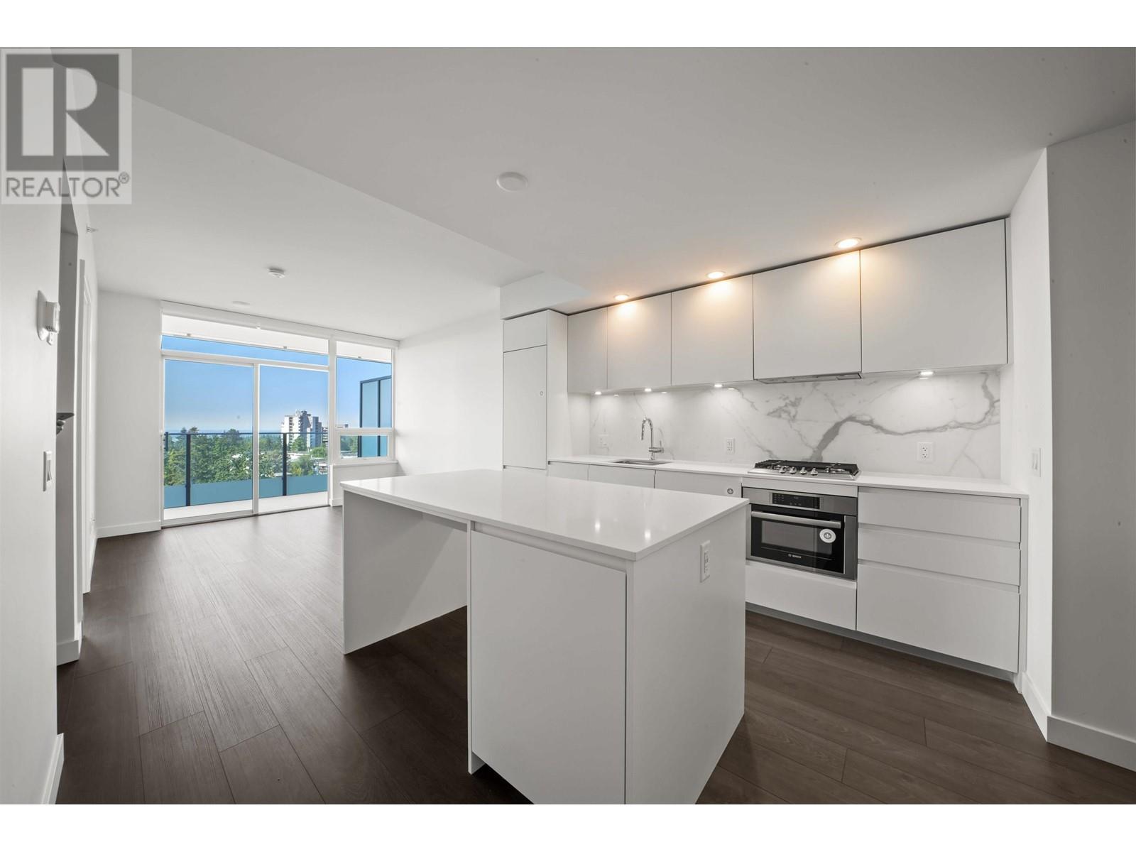 705 6463 SILVER AVENUE, burnaby, British Columbia