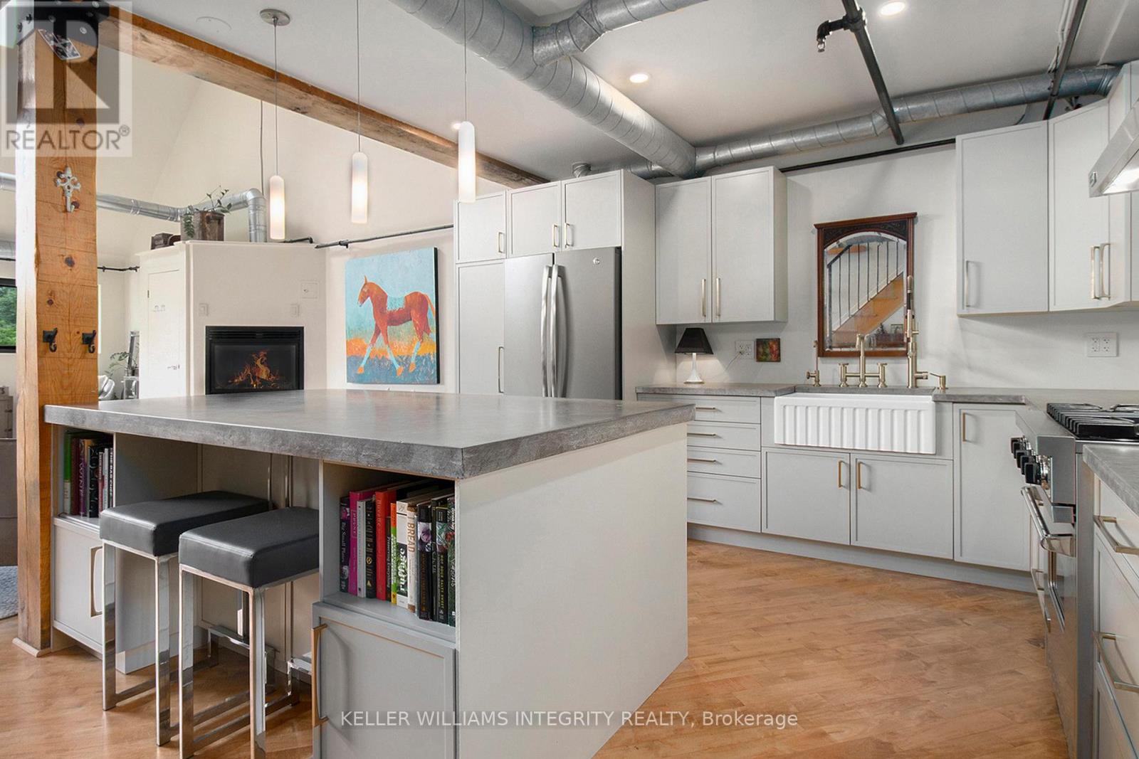 Property at 303 - 95 BEECH STREET image 3