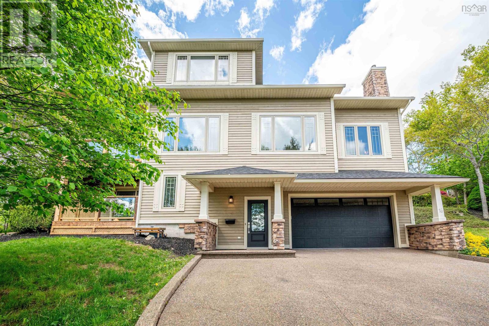 Property at 16 Cresthaven Drive image 1