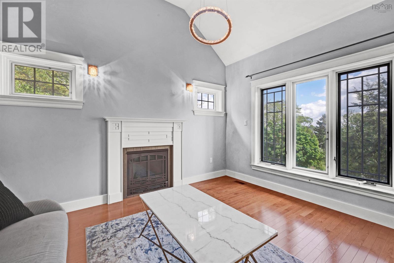 Property at 16 Cresthaven Drive image 3