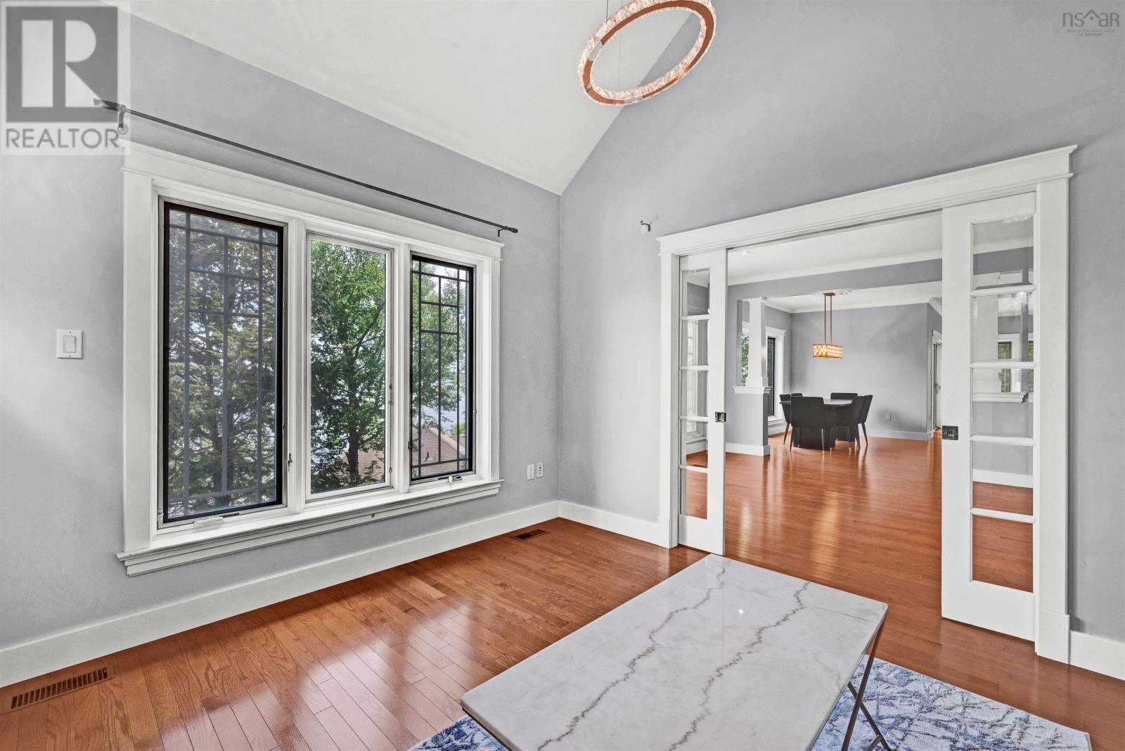 Property at 16 Cresthaven Drive image 4