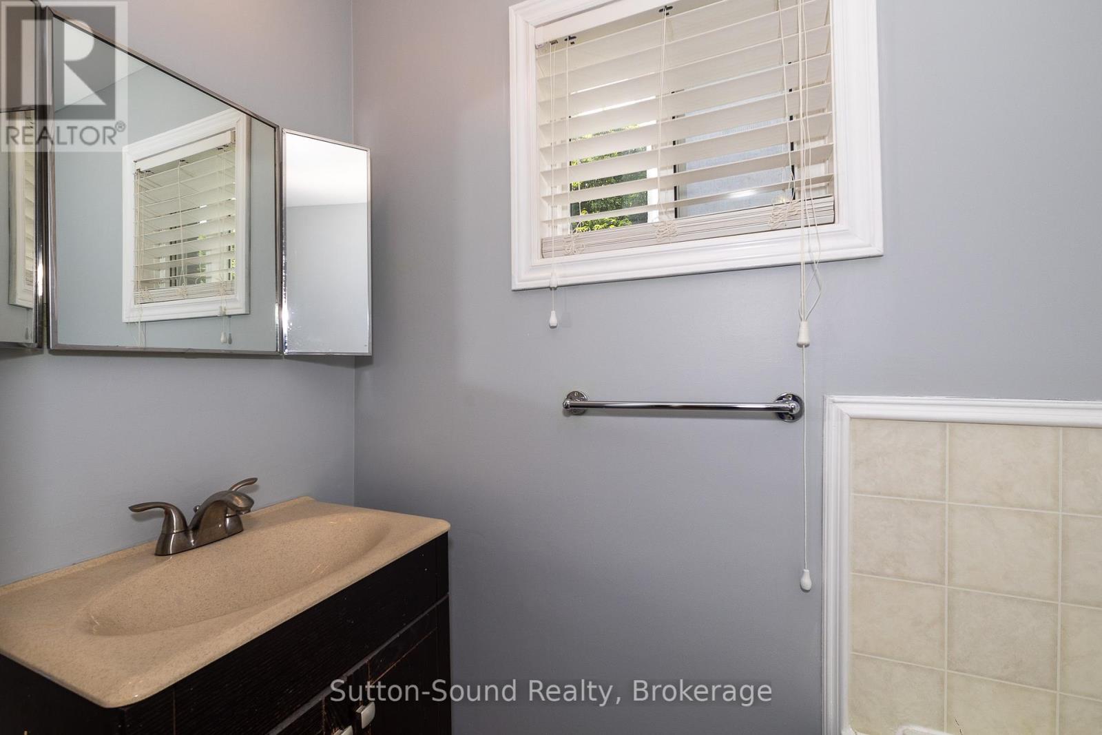 365 24th Street W, Owen Sound, Ontario  N4K 4H7 - Photo 32 - X12044439