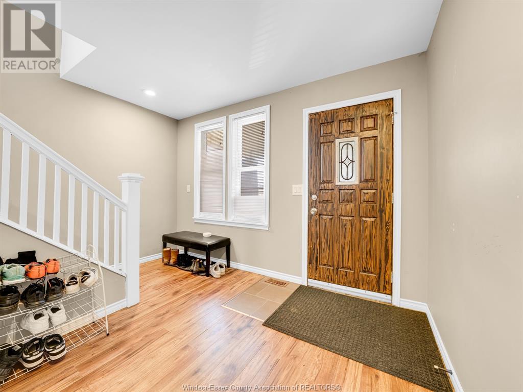 Property at 564 CURRY AVENUE image 3