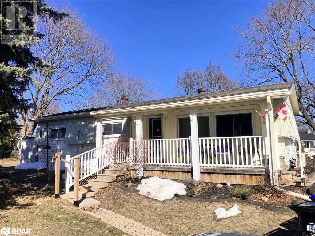 18 Hawthorne Drive, Innisfil, Ontario  L9S 1P7 - Photo 1 - 40687675