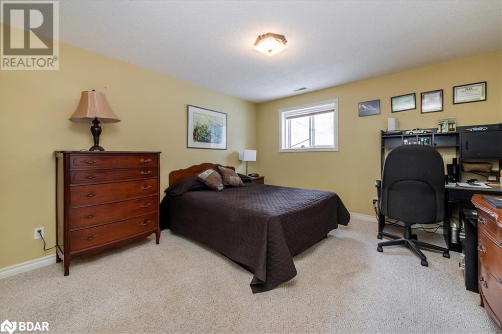 15 Lisbon Court, Wasaga Beach, Ontario  L9Z 1L2 - Photo 21 - 40698078