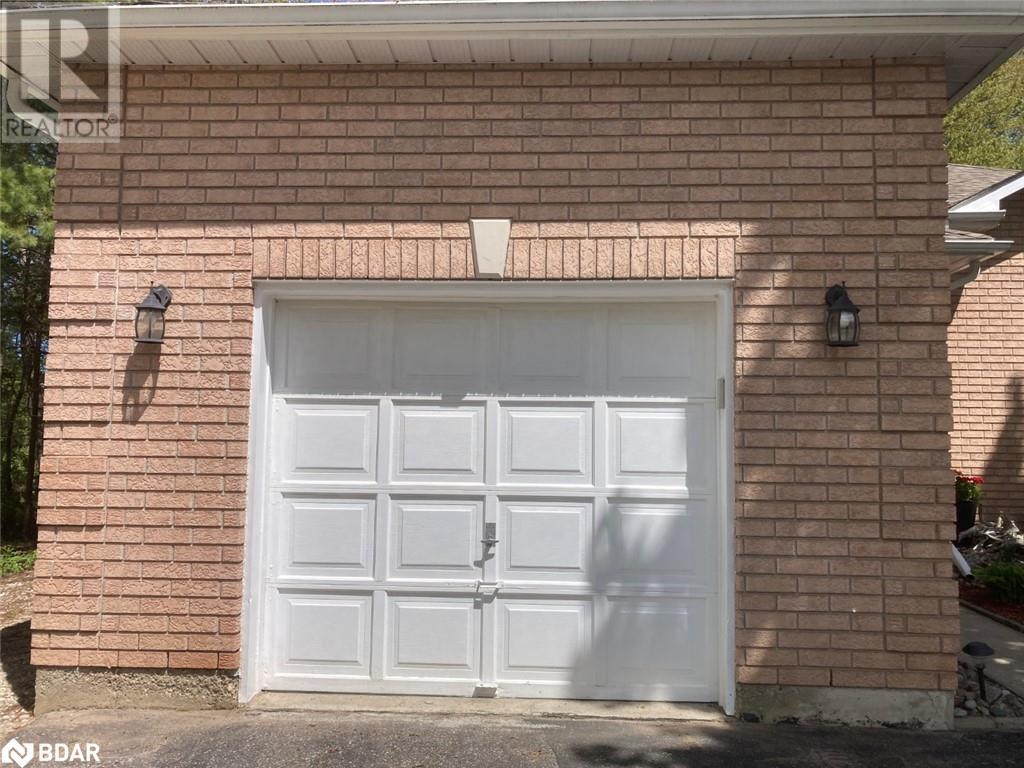15 Lisbon Court, Wasaga Beach, Ontario  L9Z 1L2 - Photo 27 - 40698078
