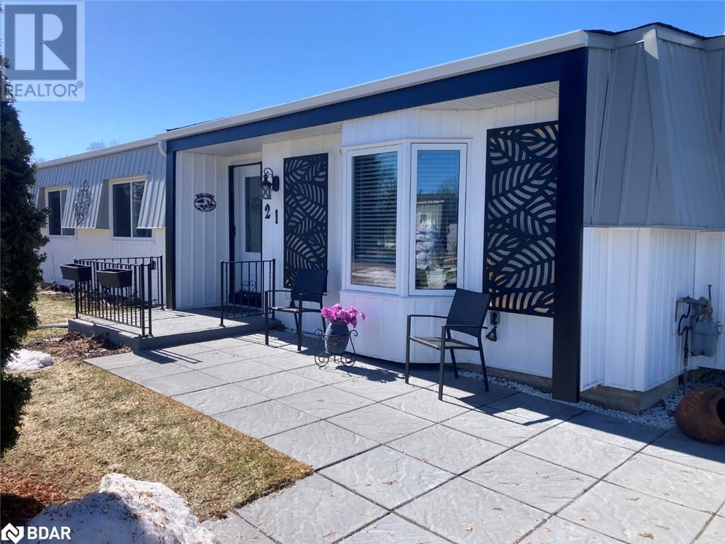 21 Hearts Content, Innisfil, Ontario  L9S 1S1 - Photo 3 - 40698639