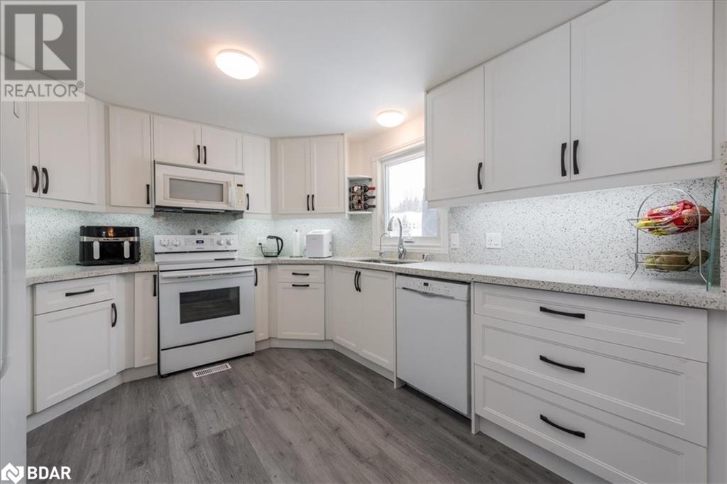 21 Hearts Content, Innisfil, Ontario  L9S 1S1 - Photo 12 - 40698639